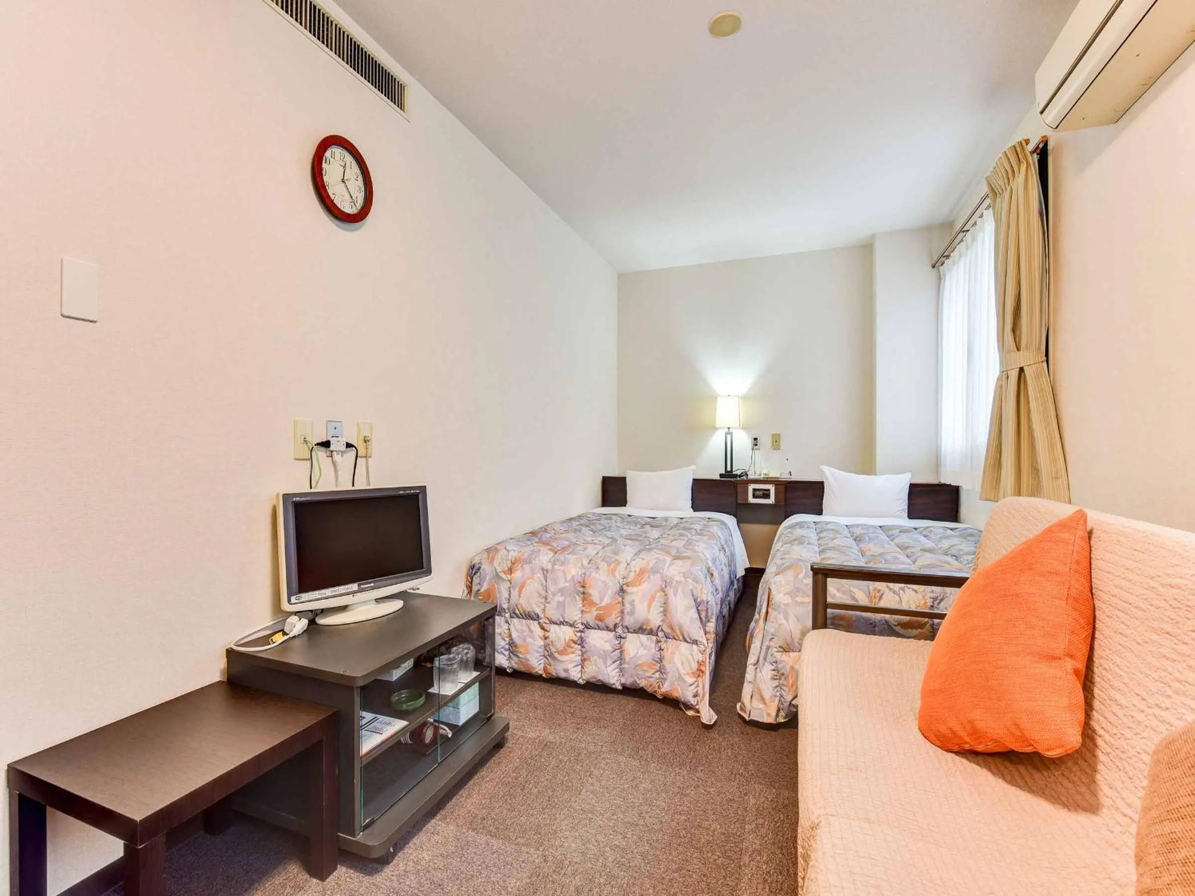 Photo of the whole room, Bed in Hotel Crane Tachibana