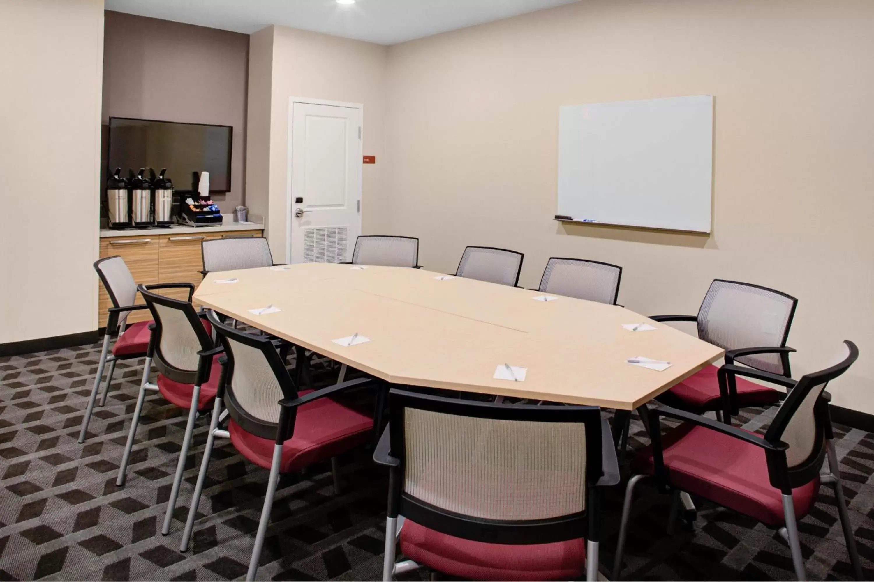 Meeting/conference room in TownePlace Suites by Marriott Albany