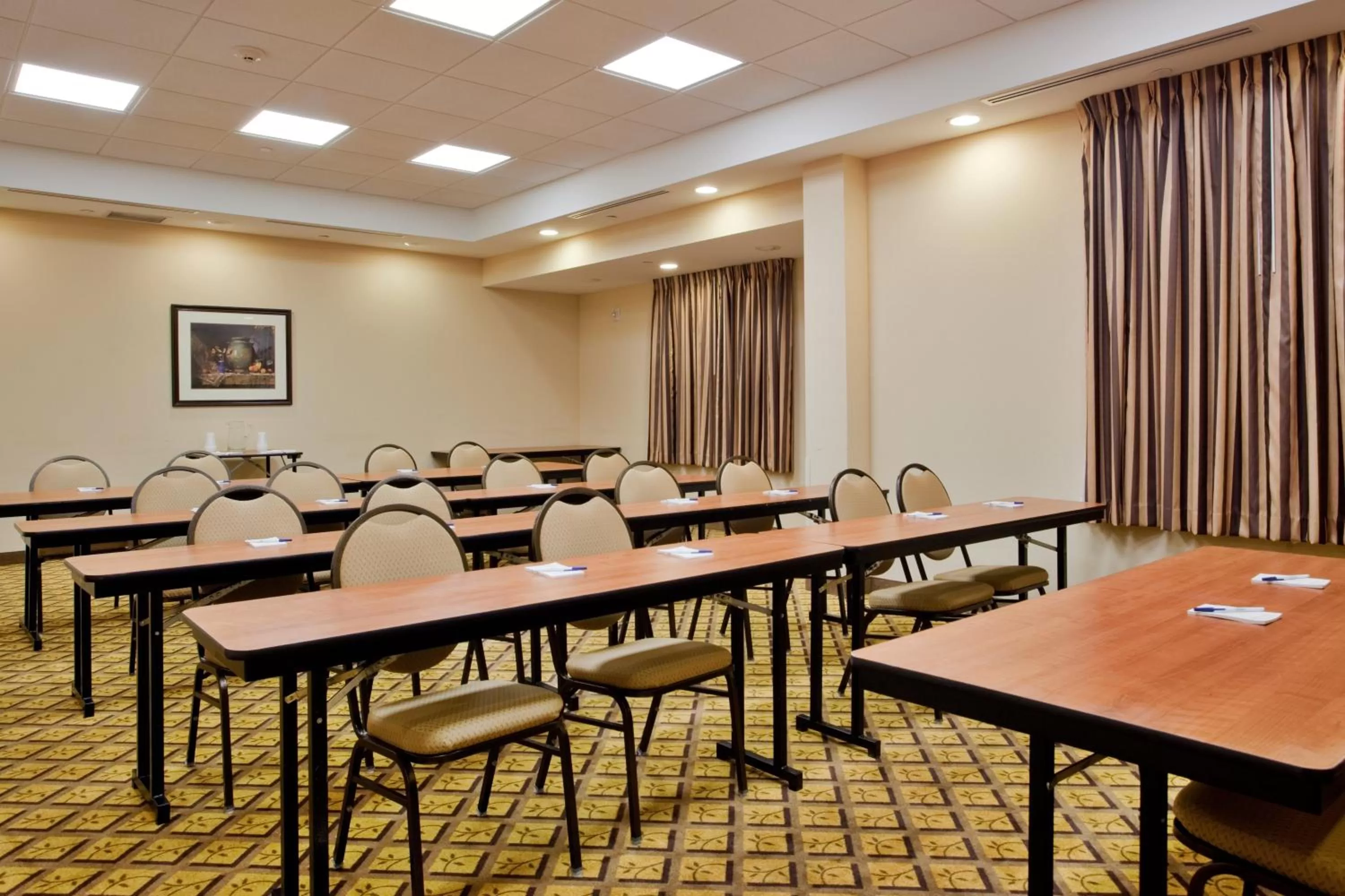 Meeting/conference room in Candlewood Suites Norfolk Airport by IHG
