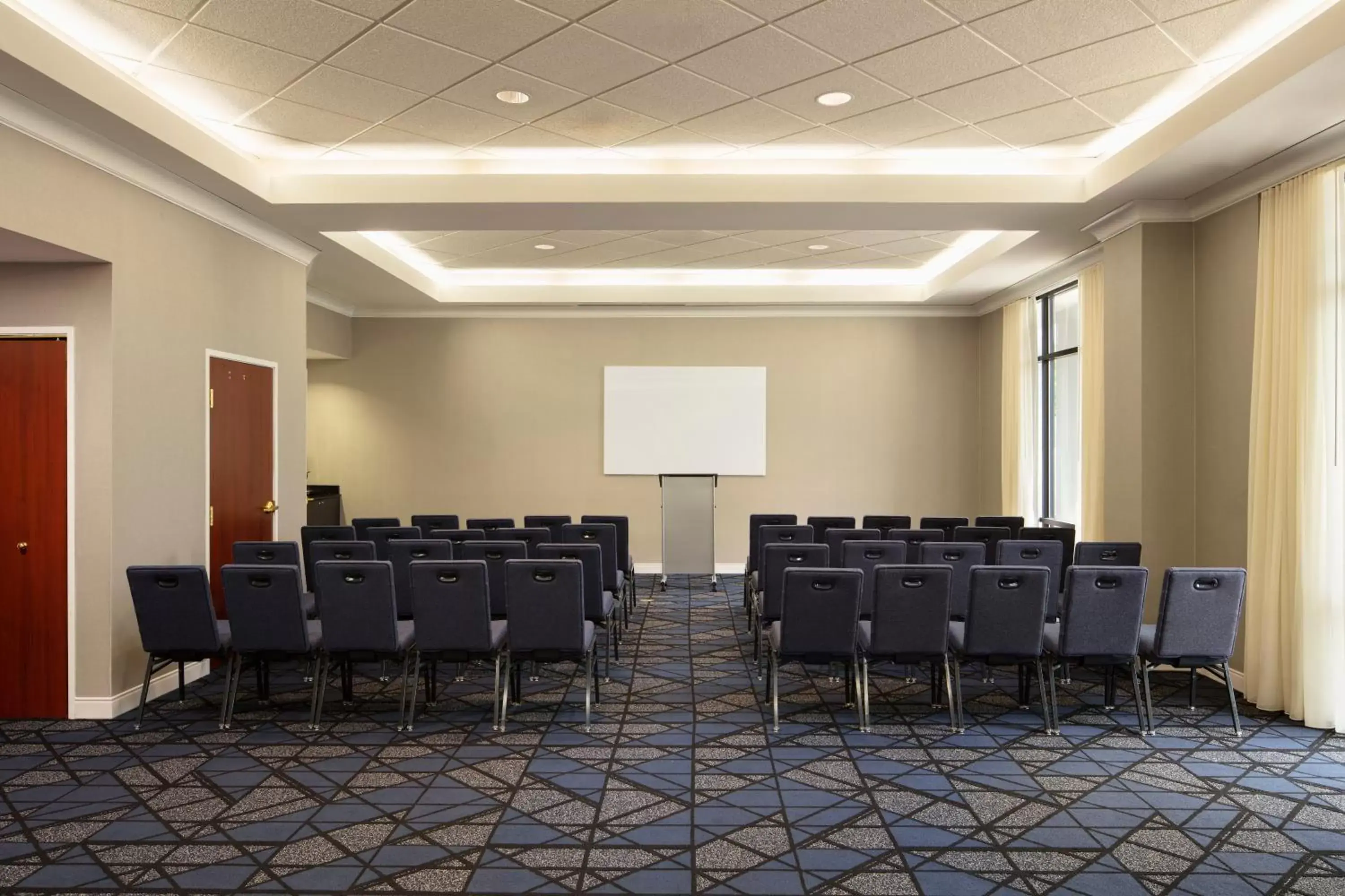 Meeting/conference room in Courtyard Louisville Airport