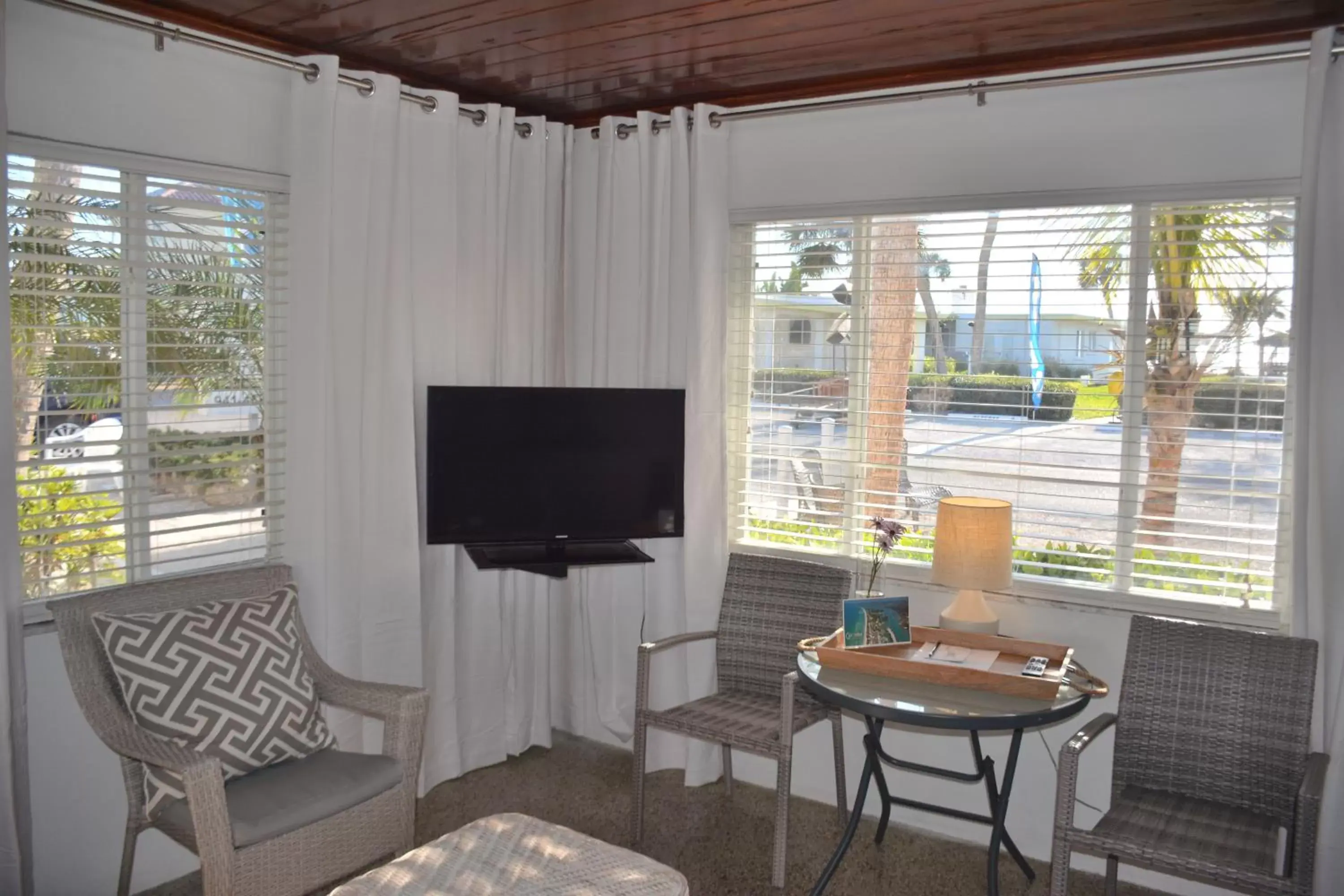 Living room, TV/Entertainment Center in Casey Key Resort - Gulf Shores