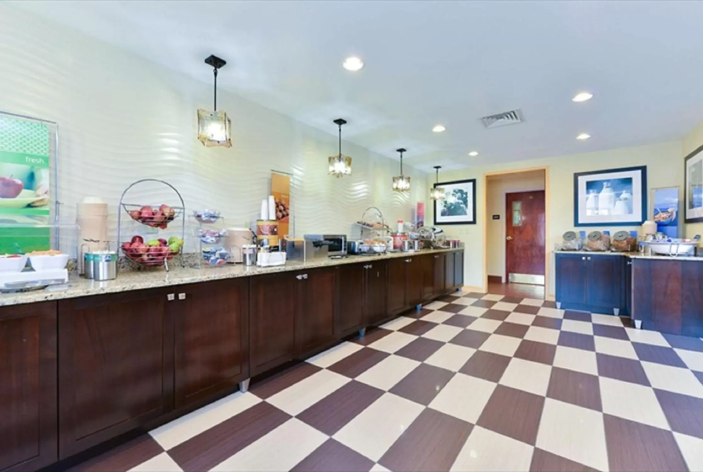 Dining area, Restaurant/Places to Eat in Hampton Inn & Suites Valley Forge/Oaks