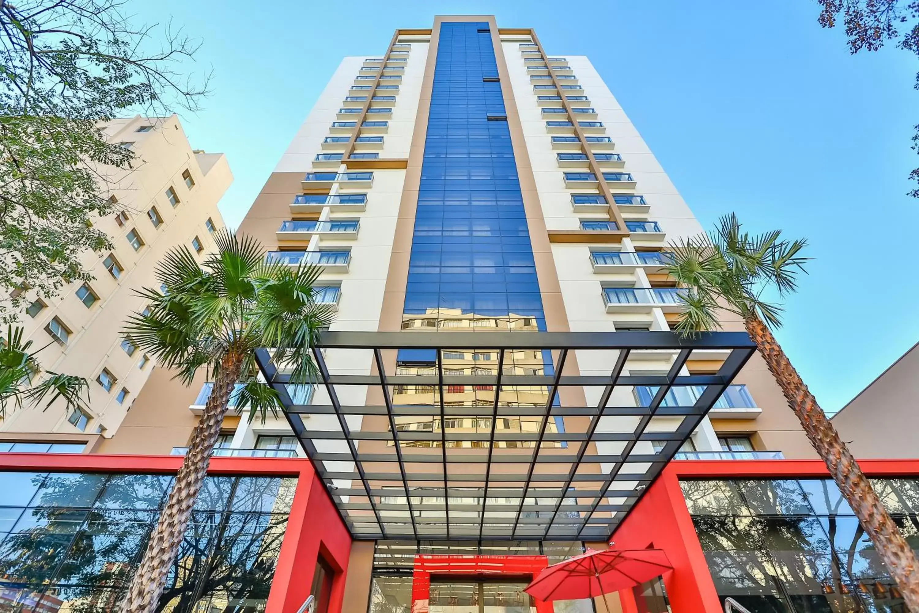 Facade/entrance in Radisson RED Campinas