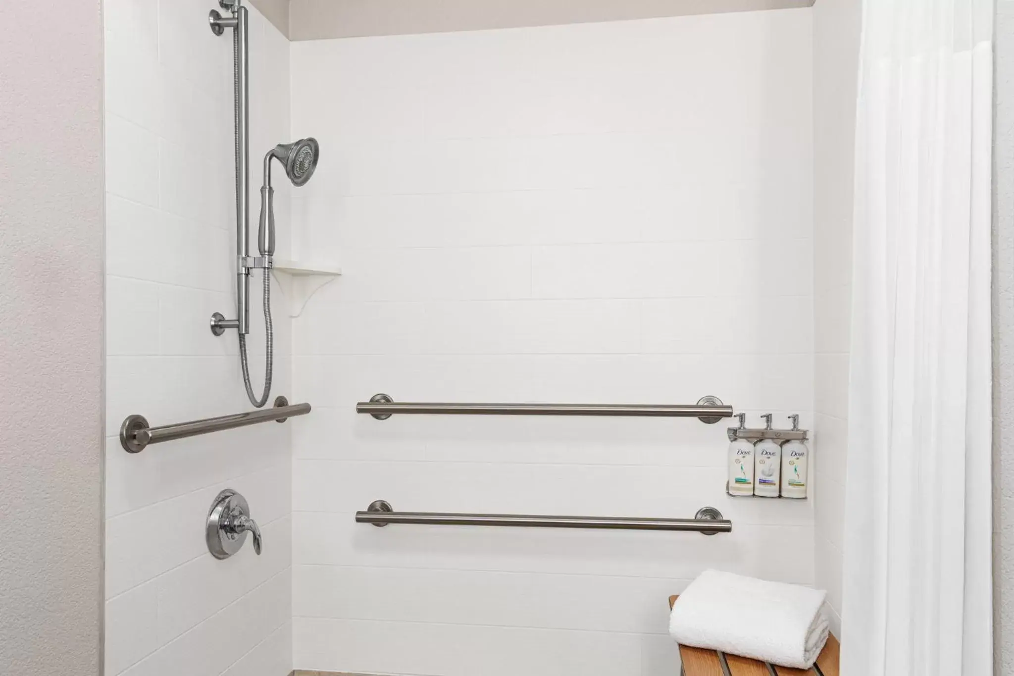 Photo of the whole room, Bathroom in Holiday Inn Express - San Antonio Airport, an IHG Hotel