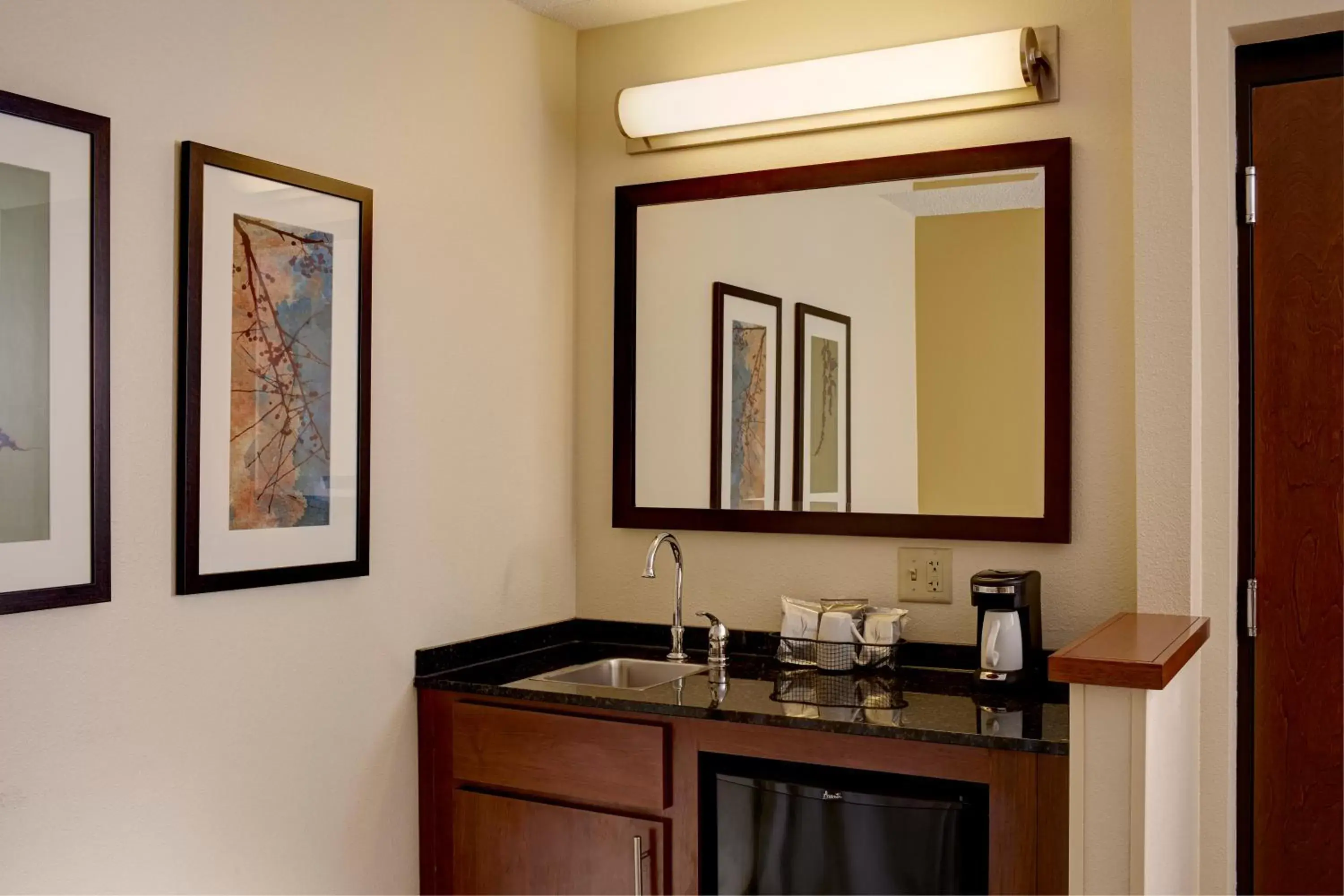 Double Room with Two Double Beds and Sofa bed - High Floor in Hyatt Place El Paso Airport