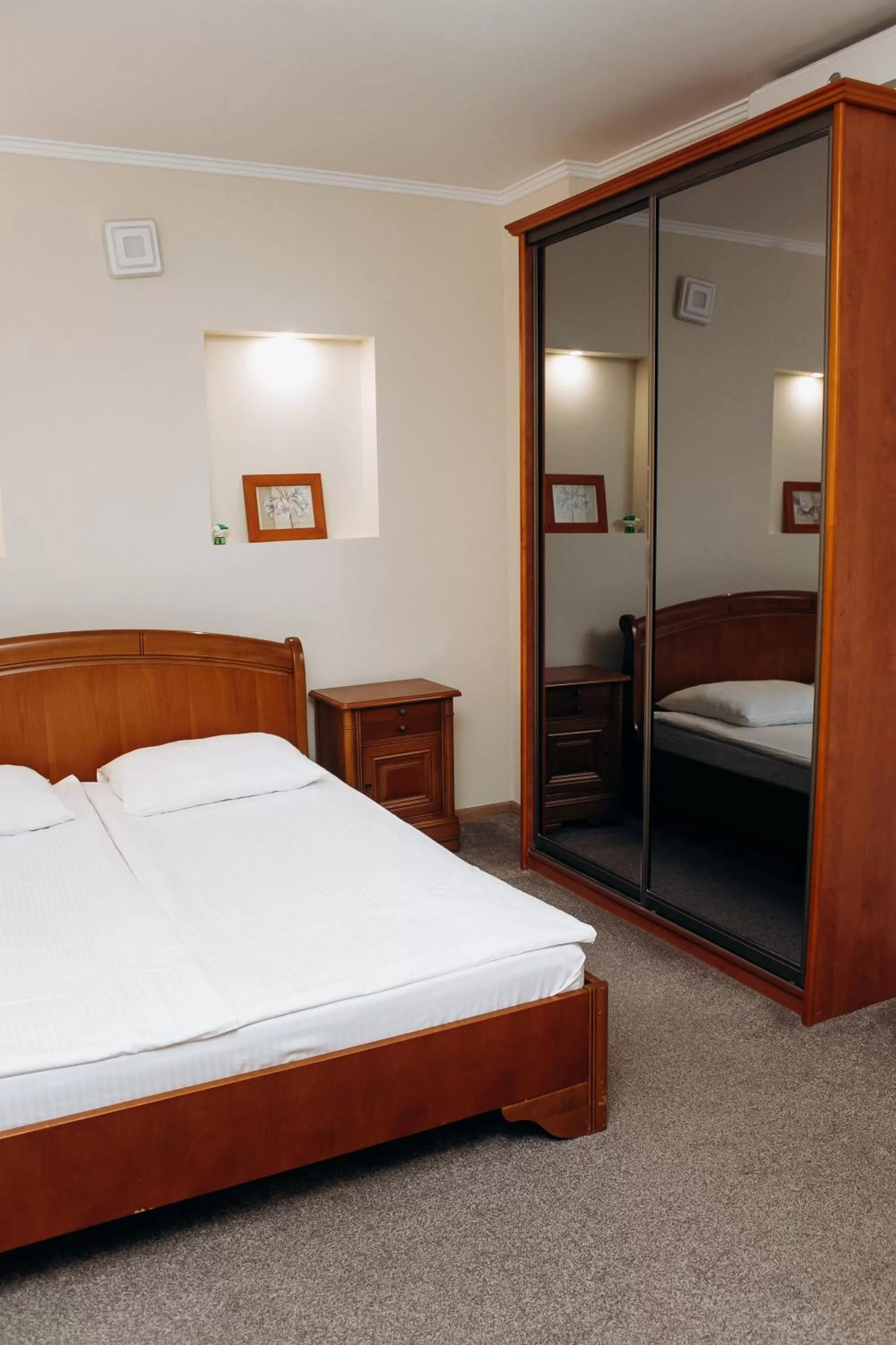 Photo of the whole room, Bed in Eduard Hotel