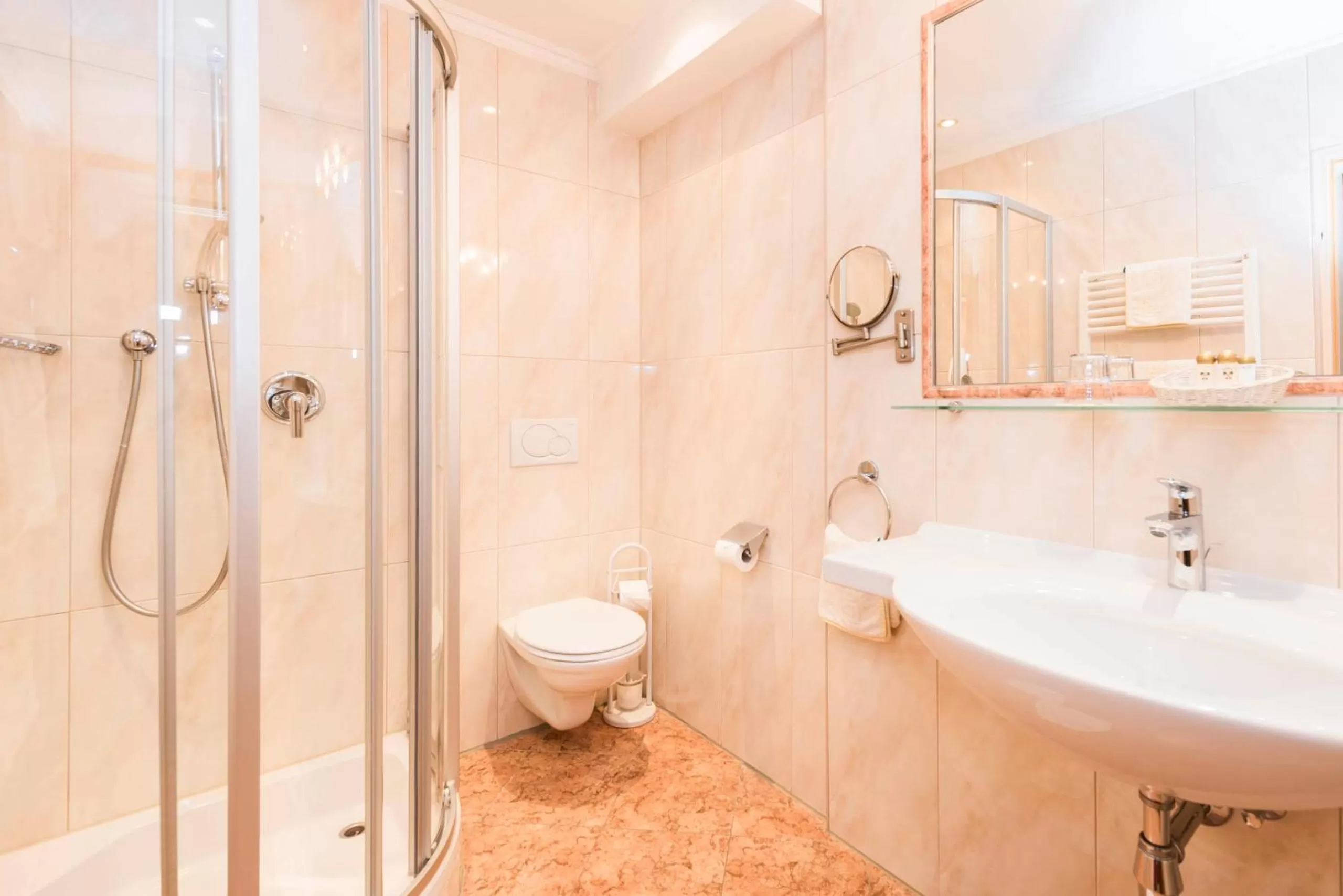 Shower in Hotel Stubaierhof