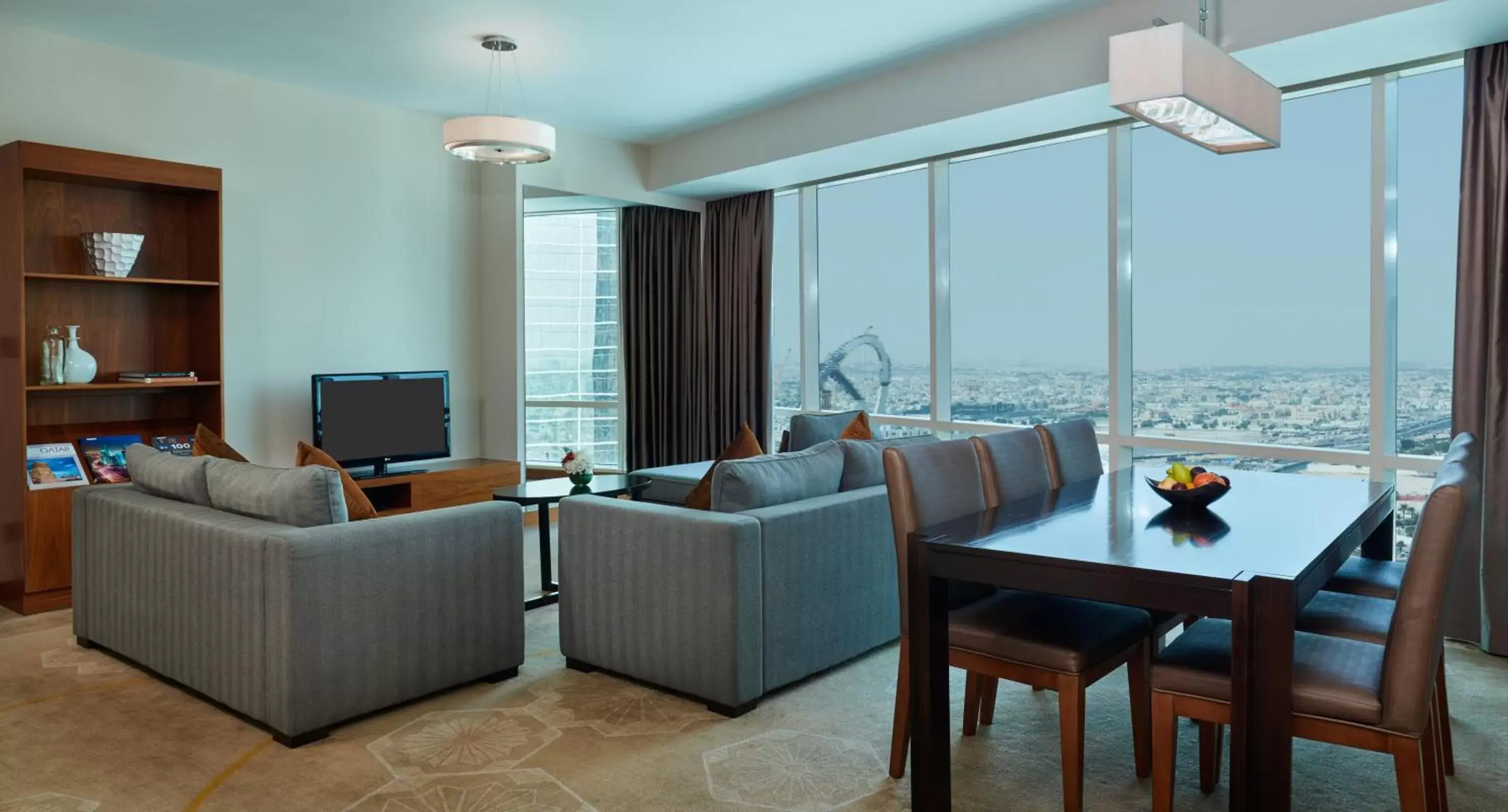Photo of the whole room, Seating Area in InterContinental Doha The City, an IHG Hotel