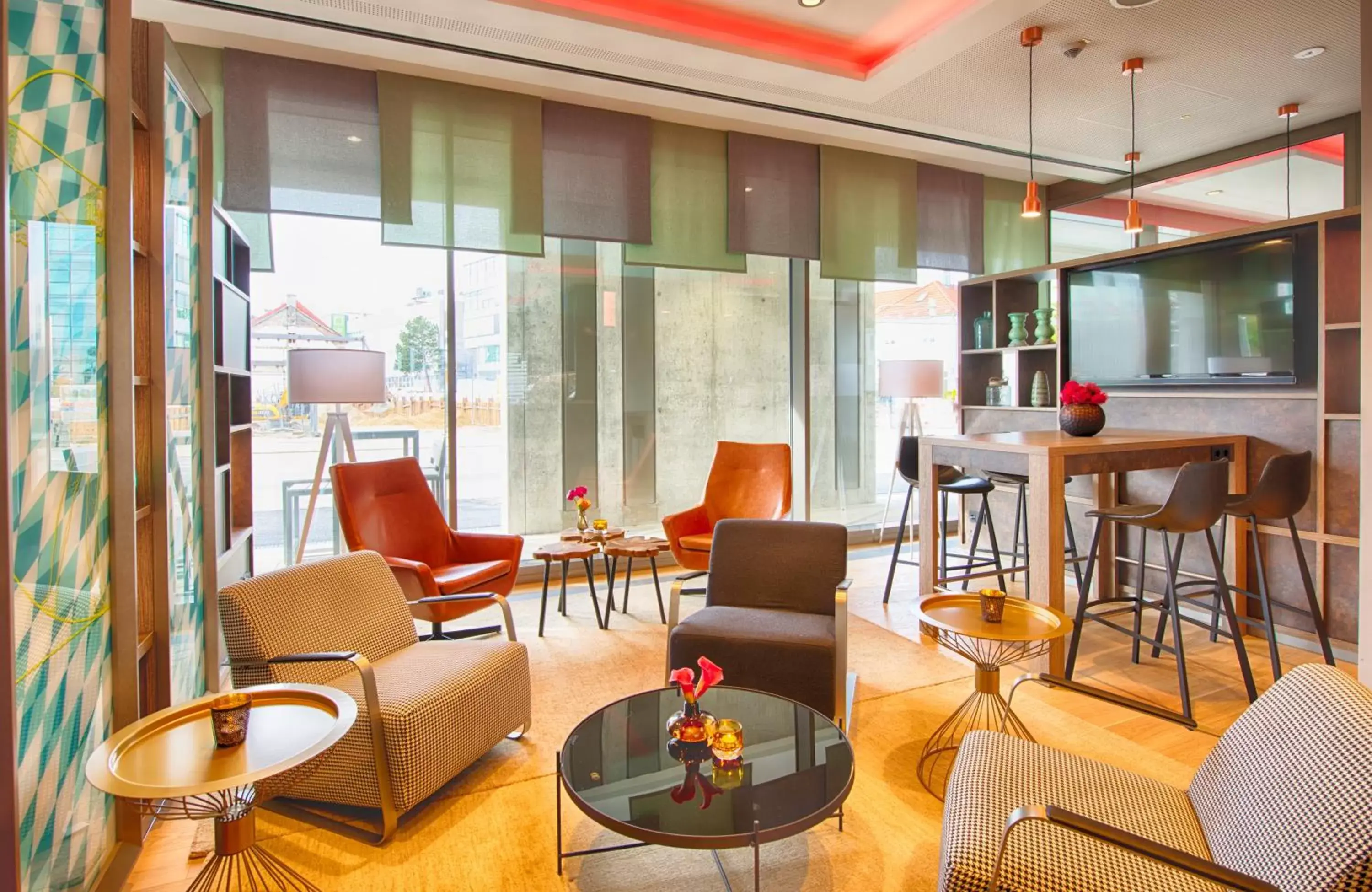 Lobby or reception in Leonardo Hotel Munich City South