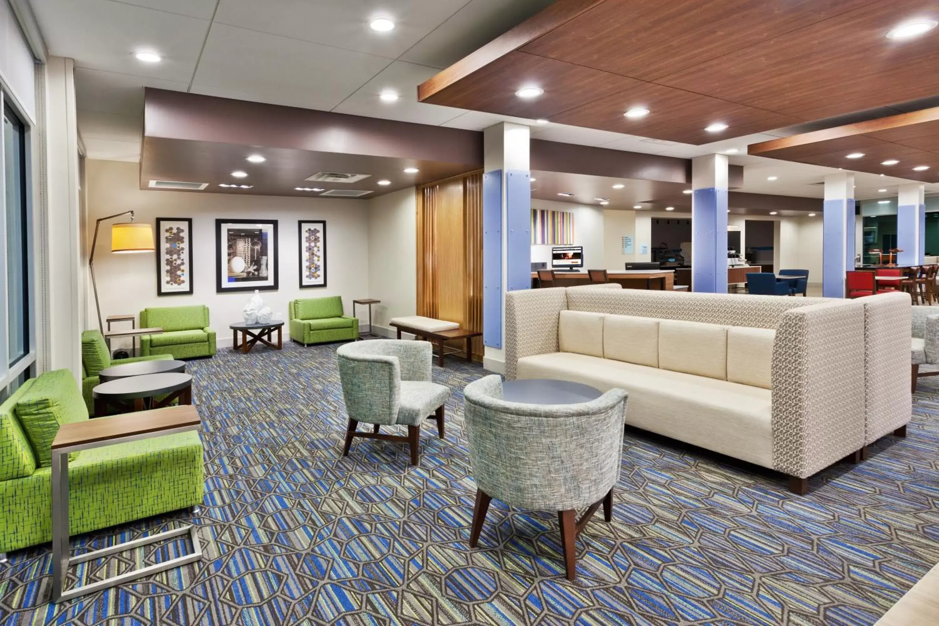 Property building, Lobby/Reception in Holiday Inn Express & Suites - Cartersville, an IHG Hotel