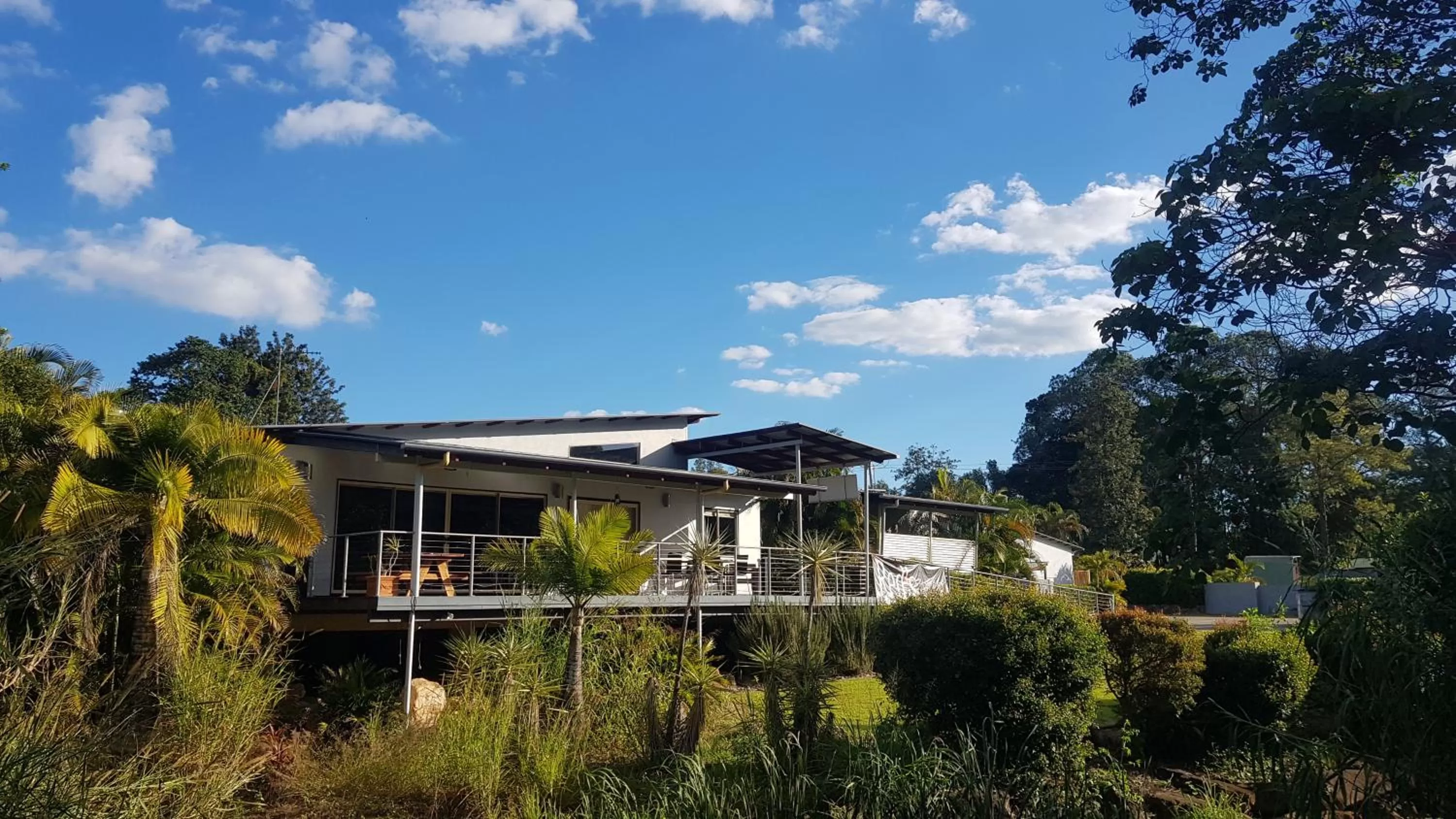 Restaurant/places to eat in Red Bridge Motor Inn