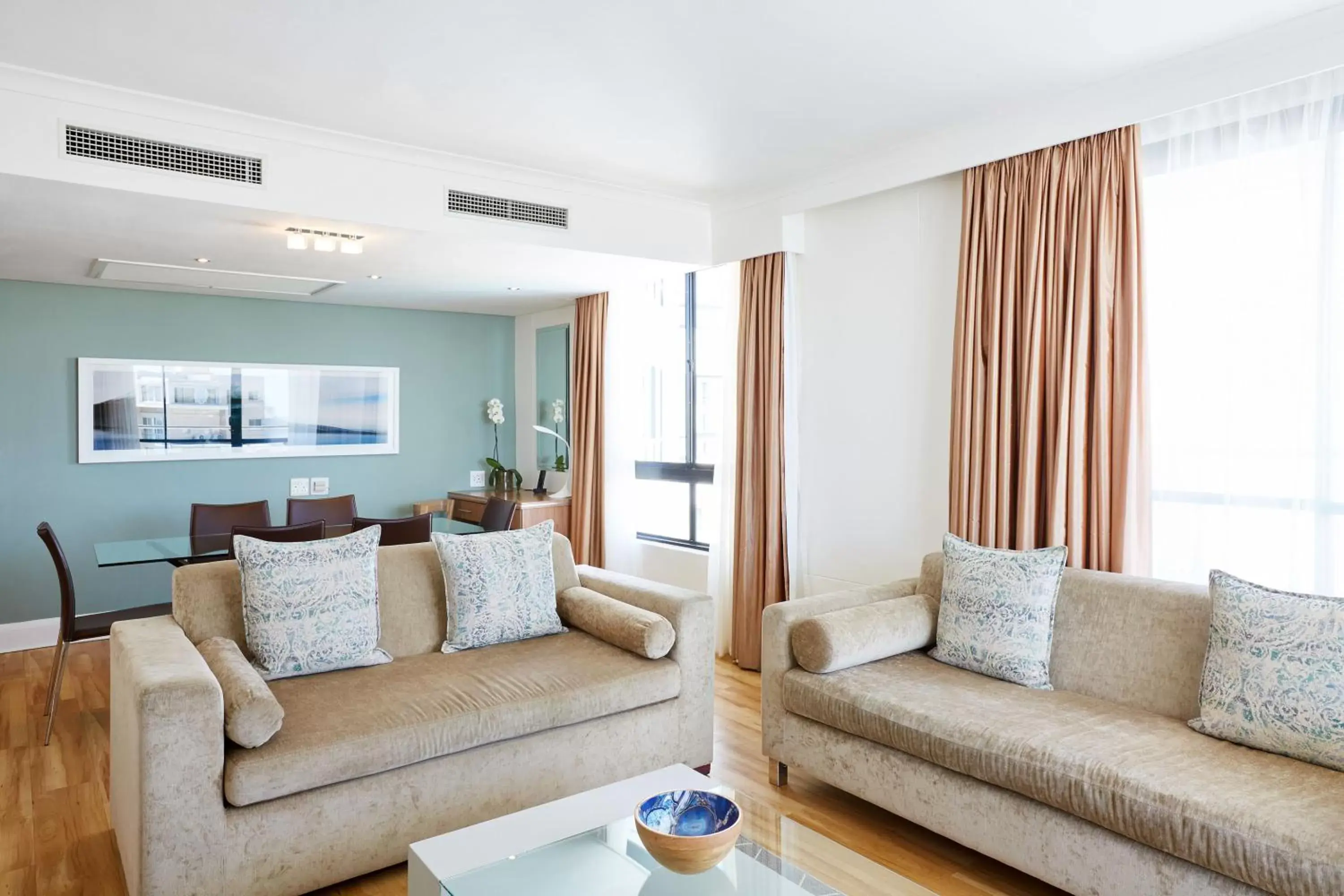 Living room, Seating Area in President Hotel