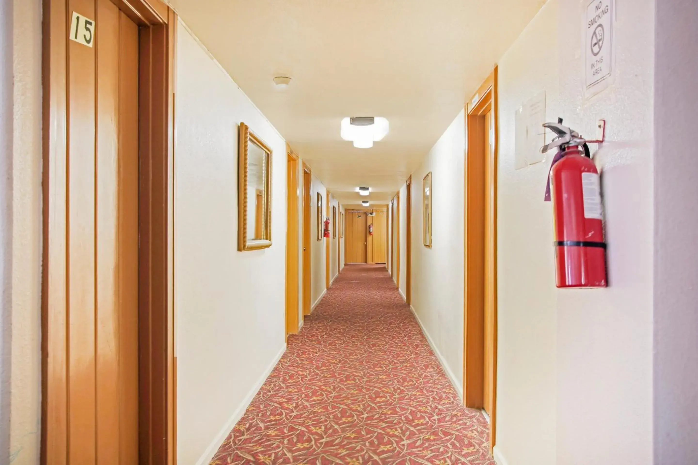 Lobby or reception in OYO Cameron Historic Hotel Brownsville I-69E