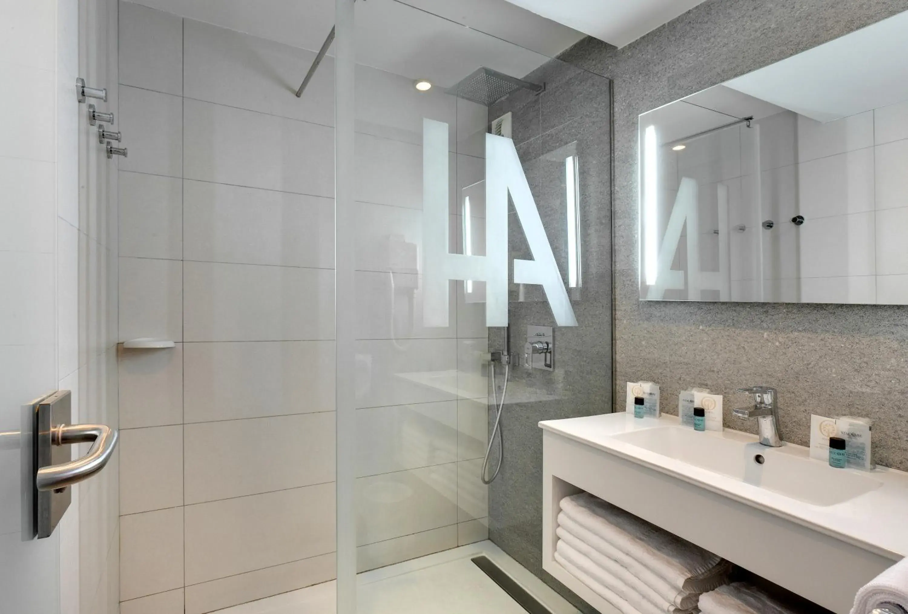 Bathroom in Hôtel Alba