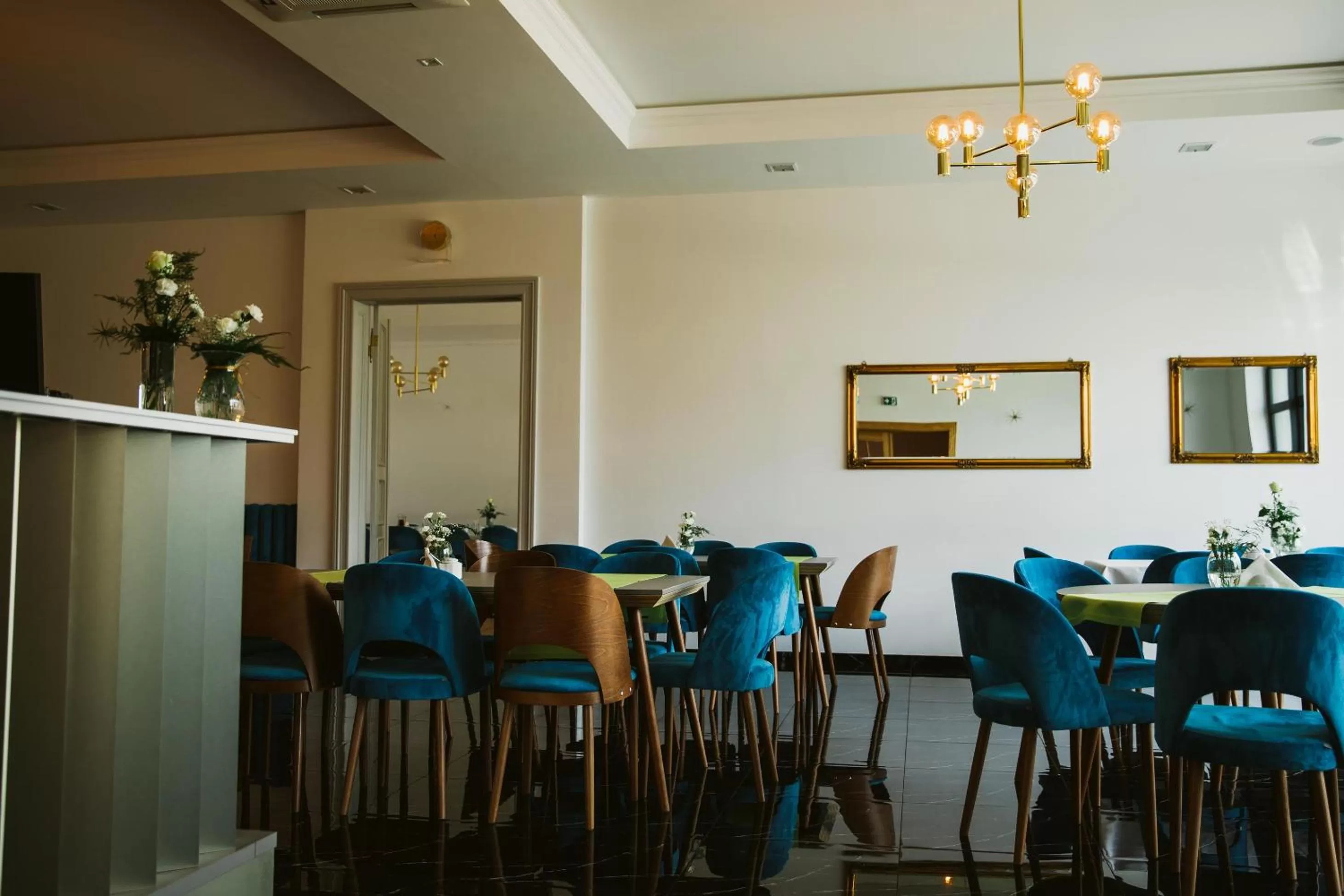 Restaurant/places to eat in HOTEL Art Cafe