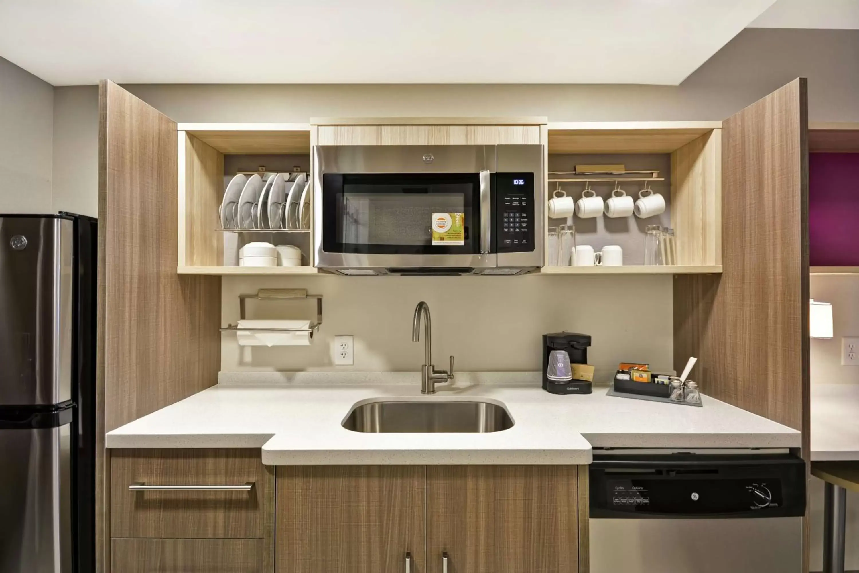 Kitchen or kitchenette, Kitchen/Kitchenette in Home2 Suites By Hilton Warner Robins