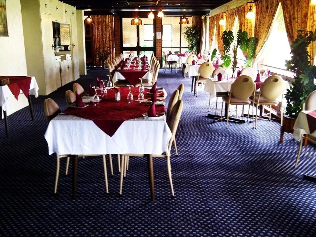 Restaurant/places to eat in Elsinor Motor Lodge