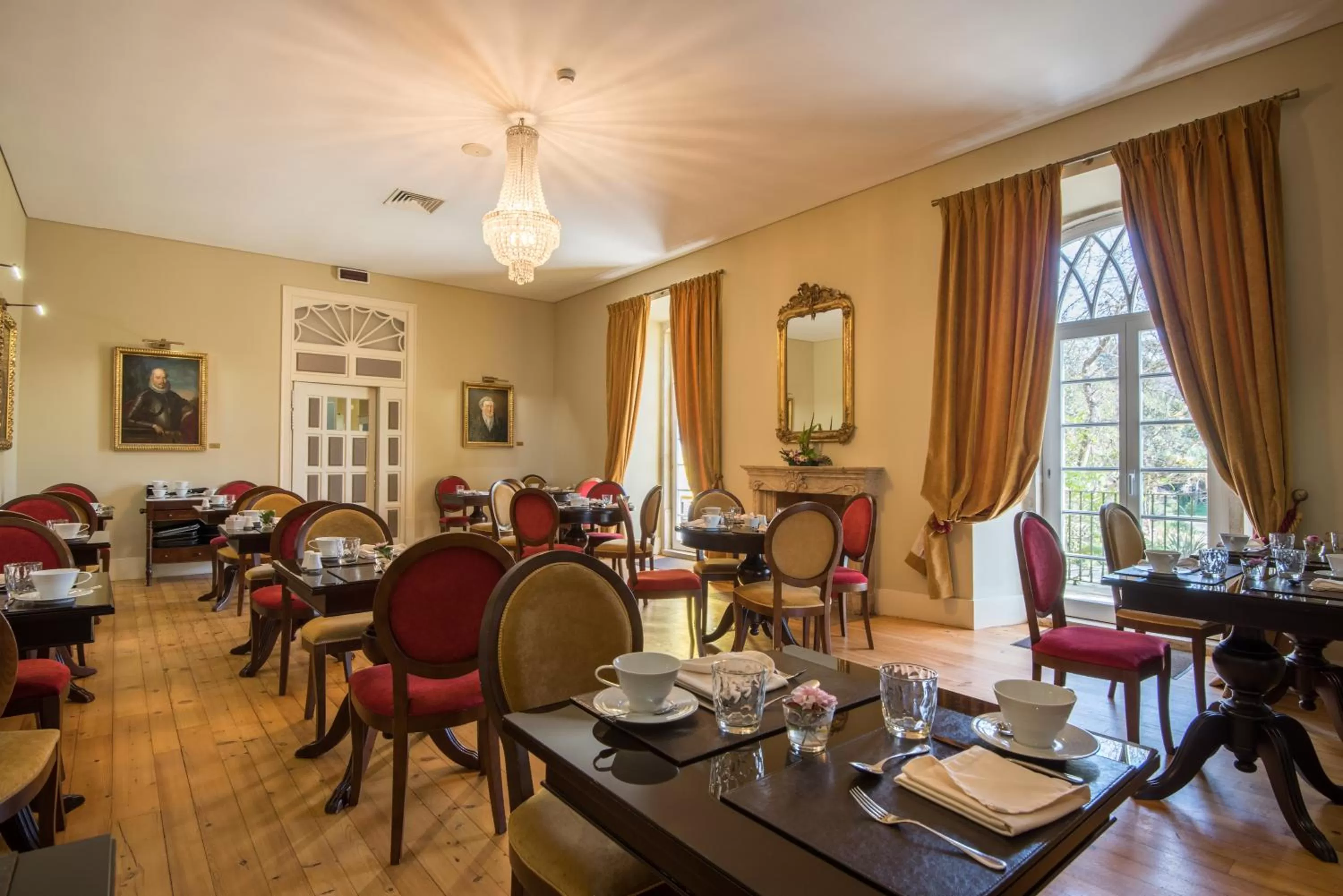 Restaurant/places to eat in Vila Gale Collection Palácio dos Arcos