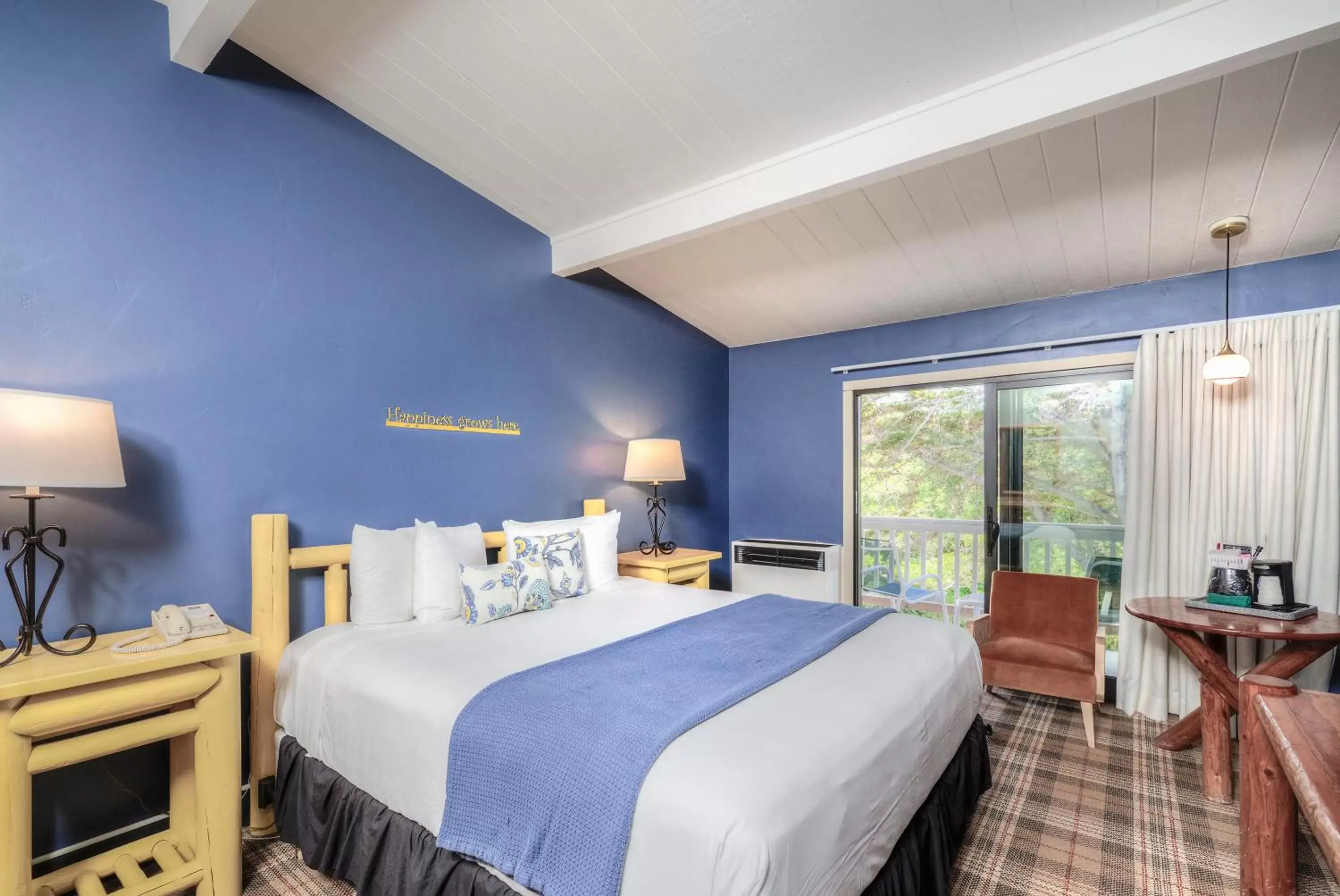 Bedroom, Bed in Carmel River Inn
