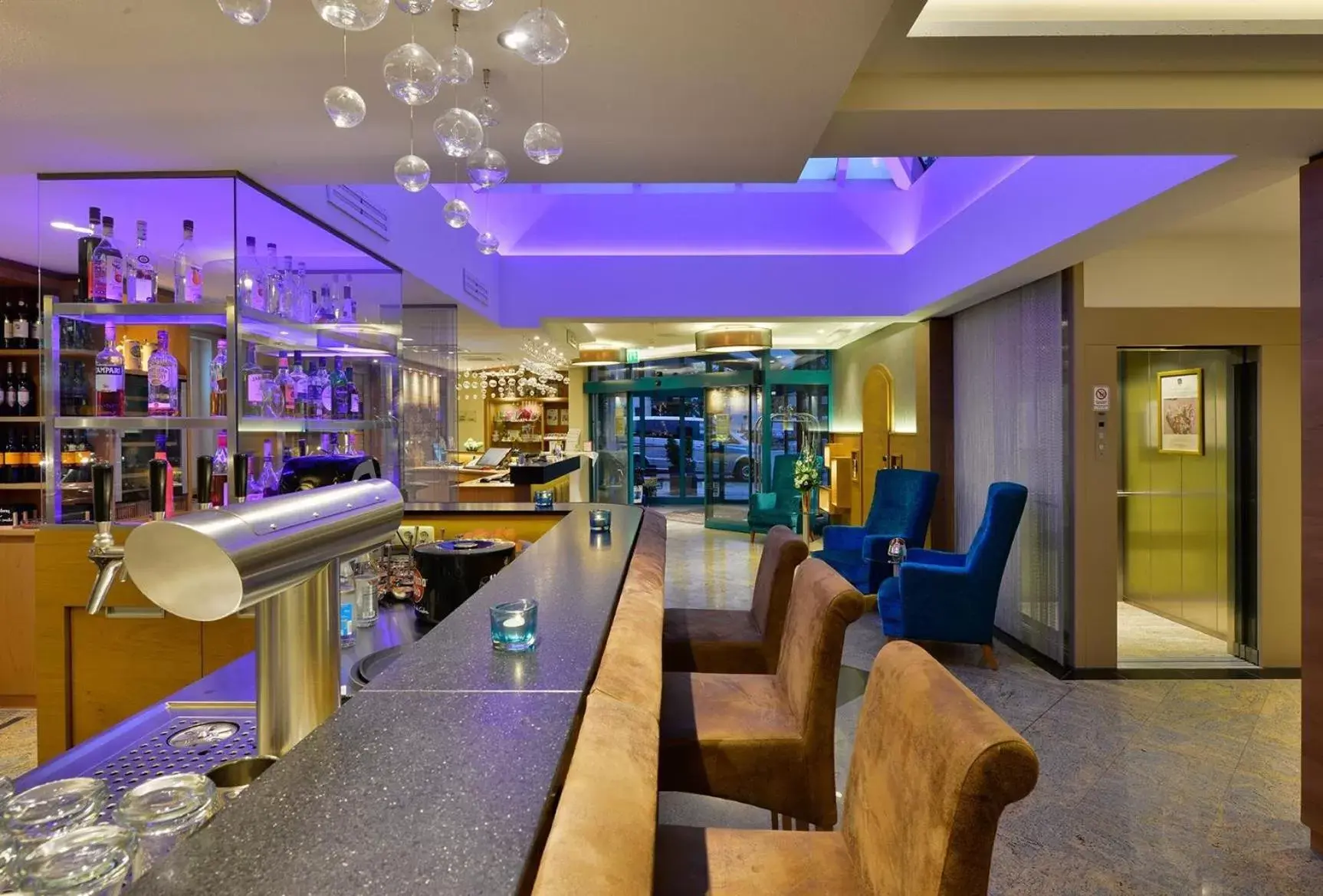 Lobby or reception, Lounge/Bar in Best Western Plus Hotel Erb