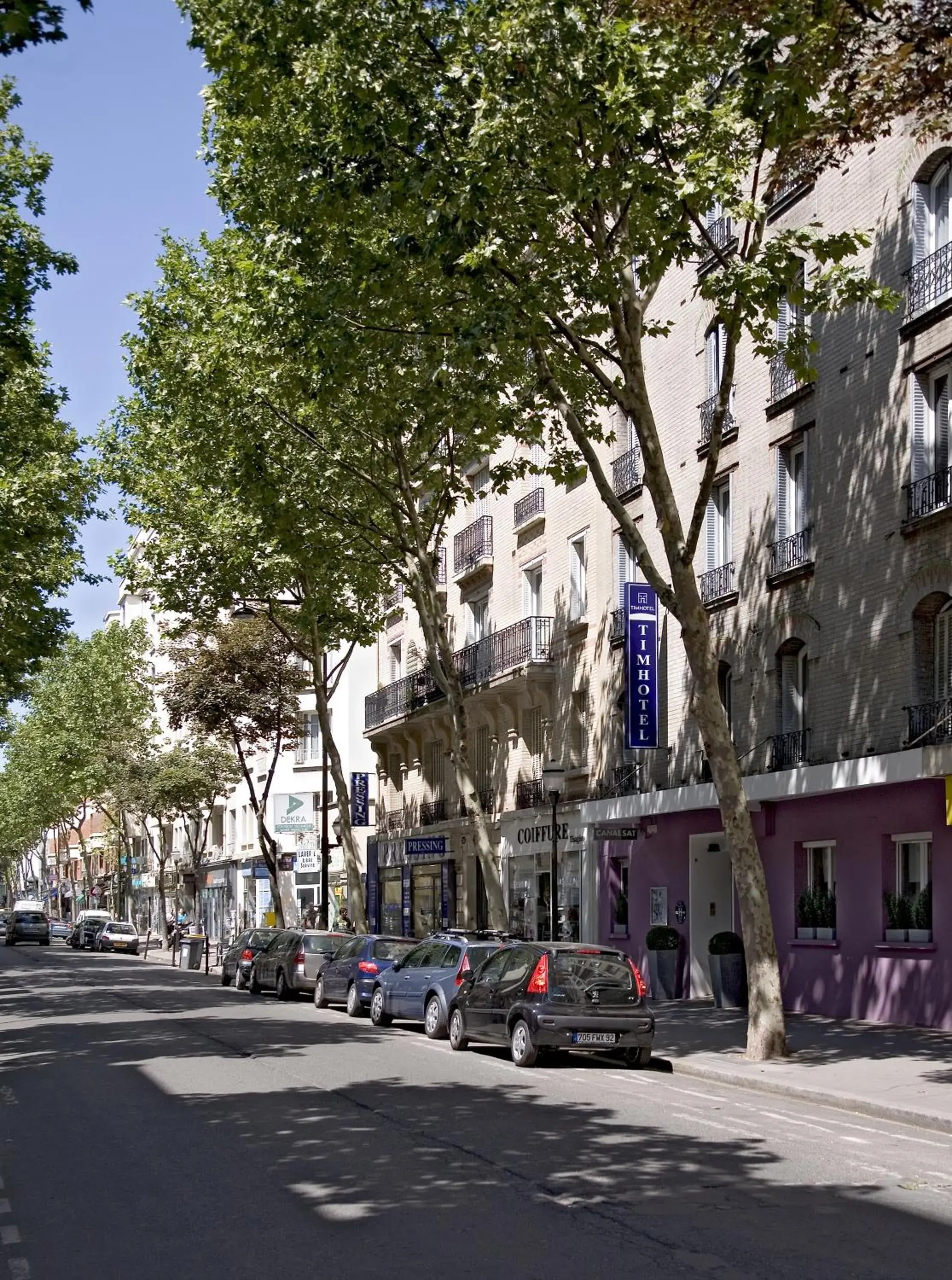 Neighbourhood, Property Building in Timhotel Boulogne Rives De Seine