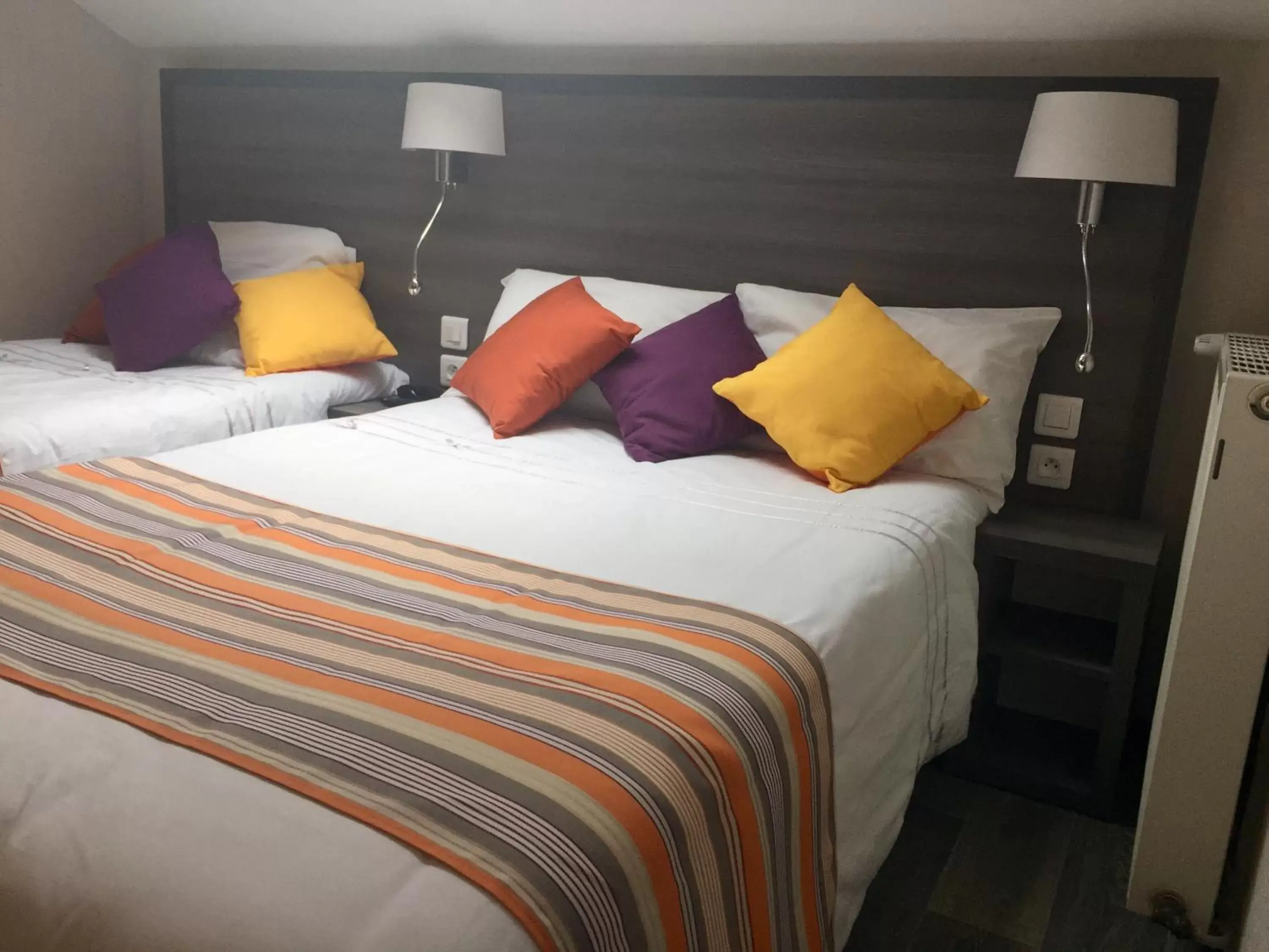 Bed in Hôtel de L'Avenue