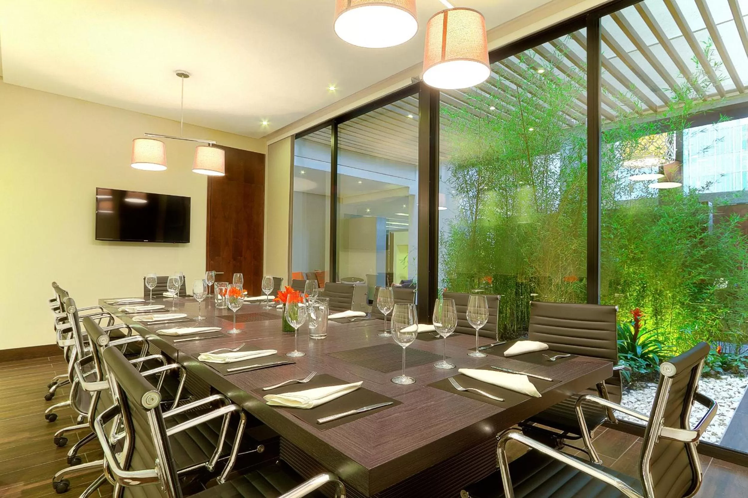 Business facilities in Hotel 93 Luxury Suites by Preferred