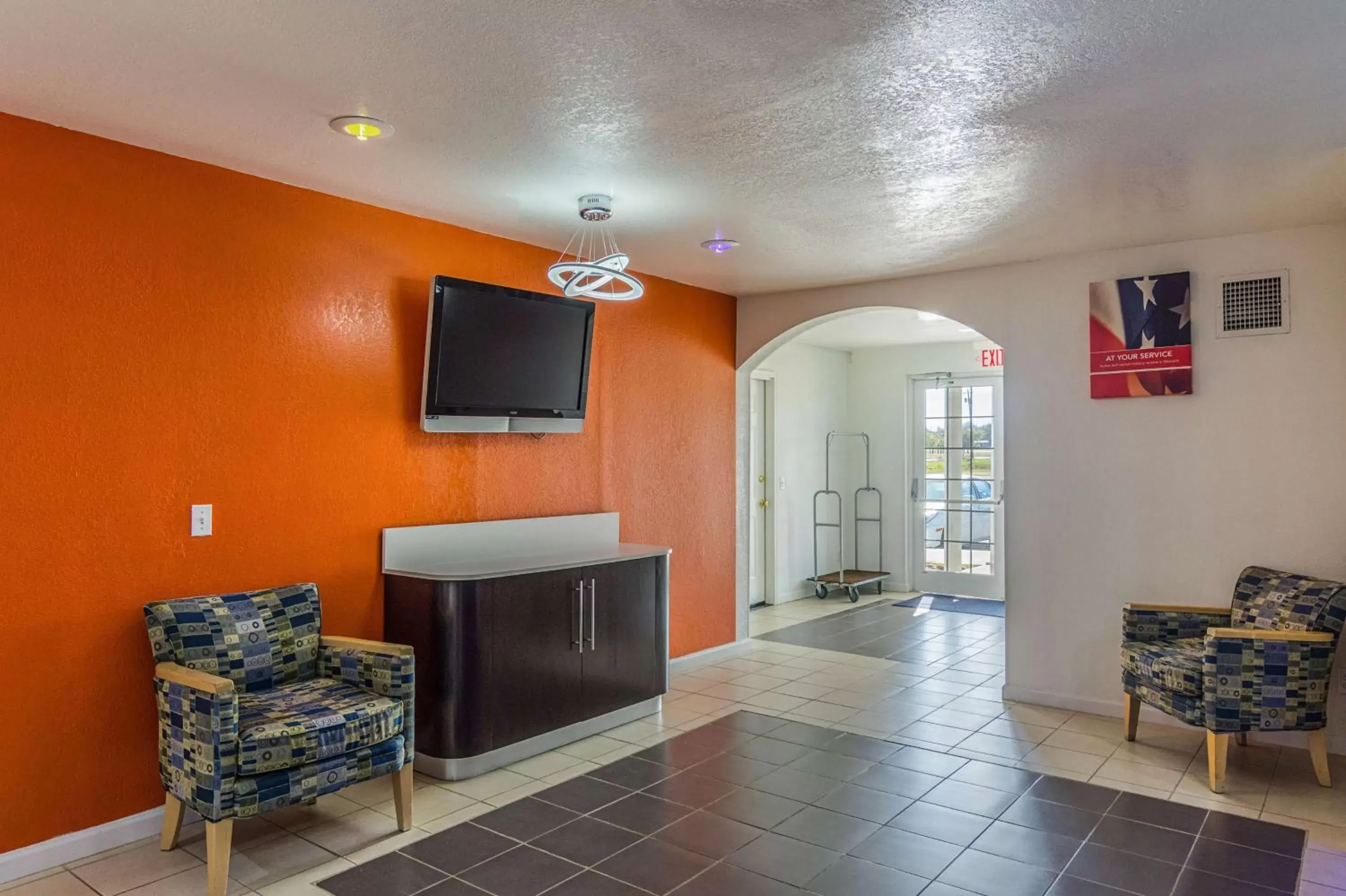 Lobby or reception, TV/Entertainment Center in Motel 6-Mcalester, OK