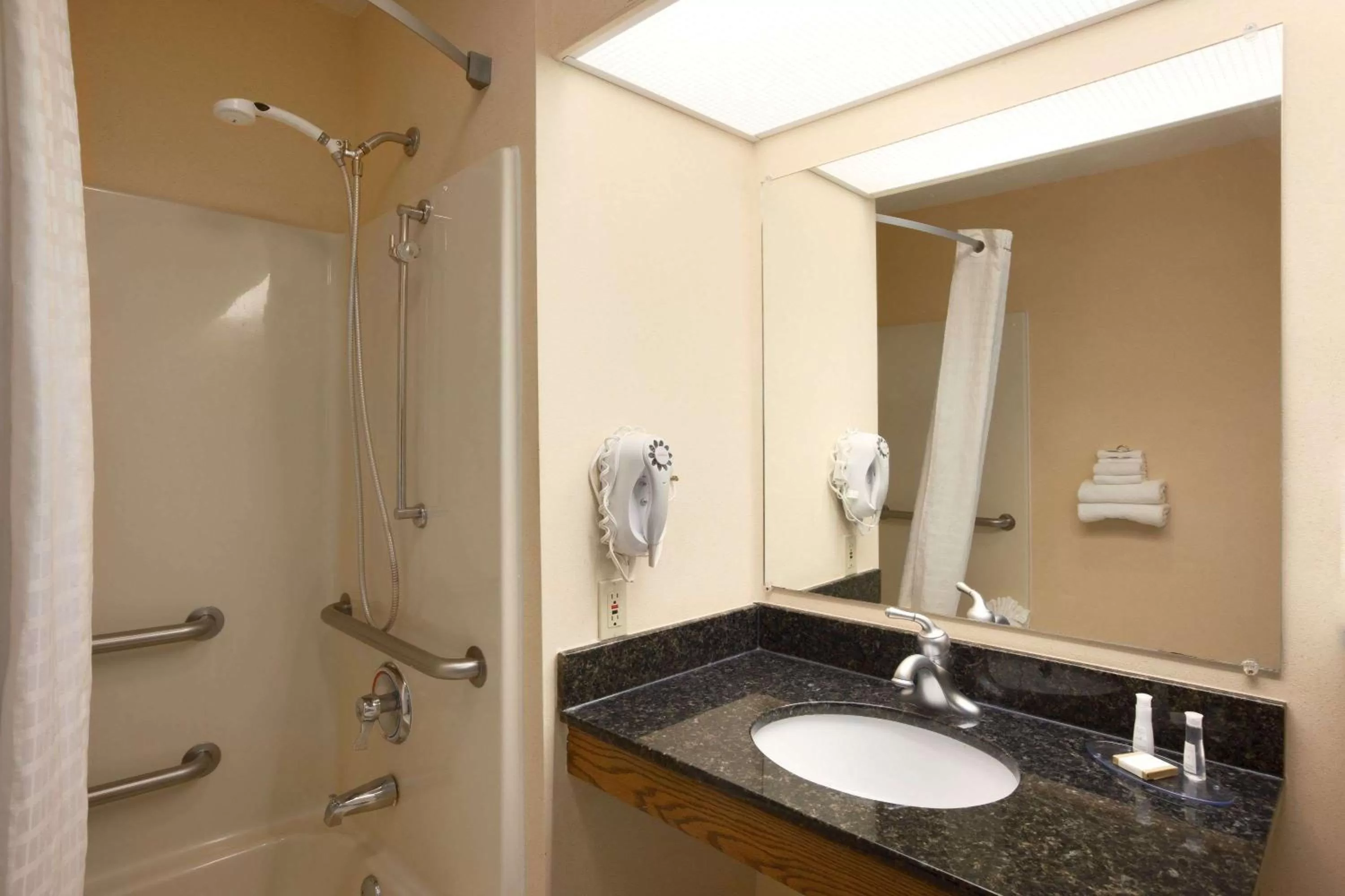 Photo of the whole room in Baymont by Wyndham Gaffney