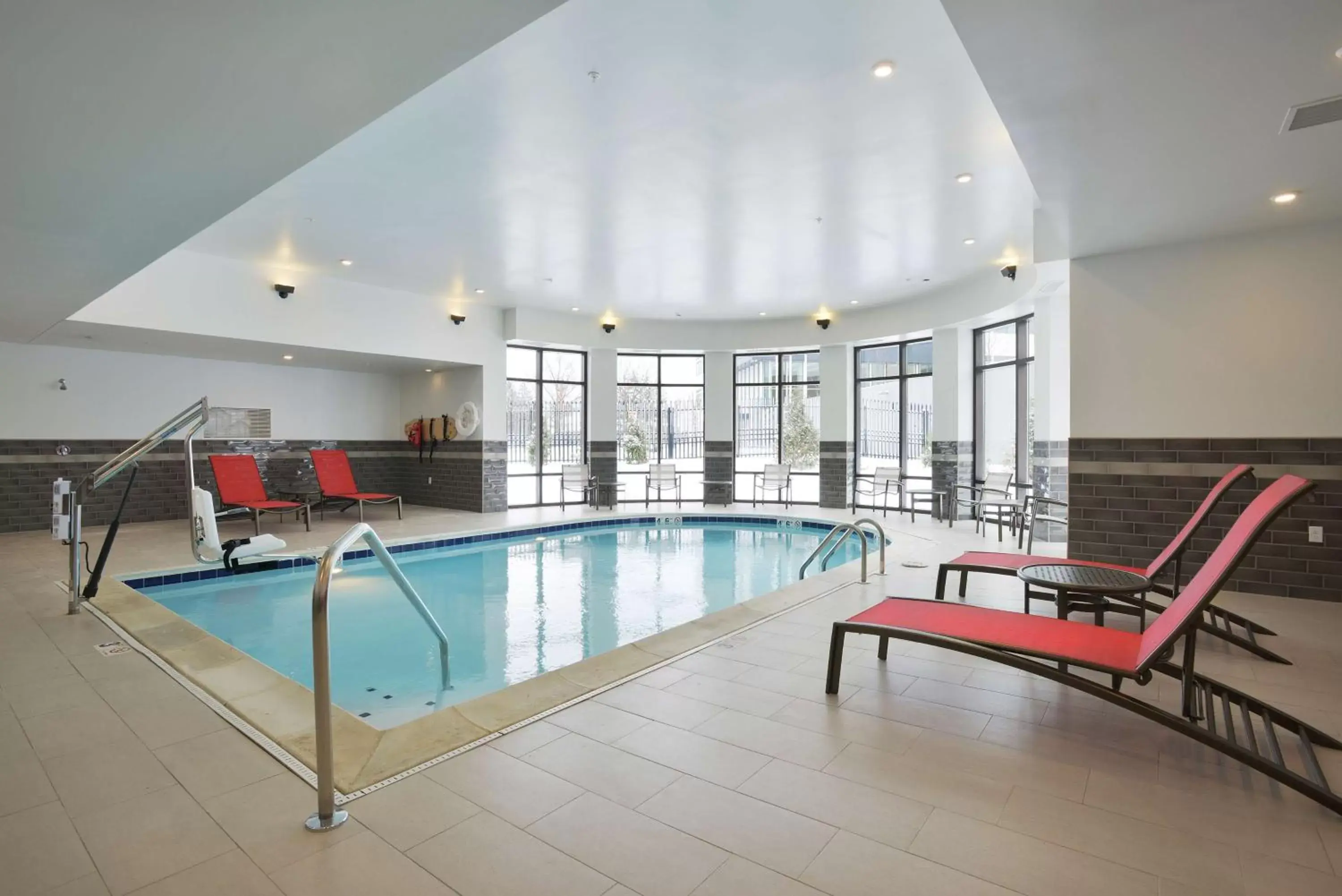 Pool view, Swimming Pool in Hampton Inn & Suites - Cincinnati/Kenwood, OH