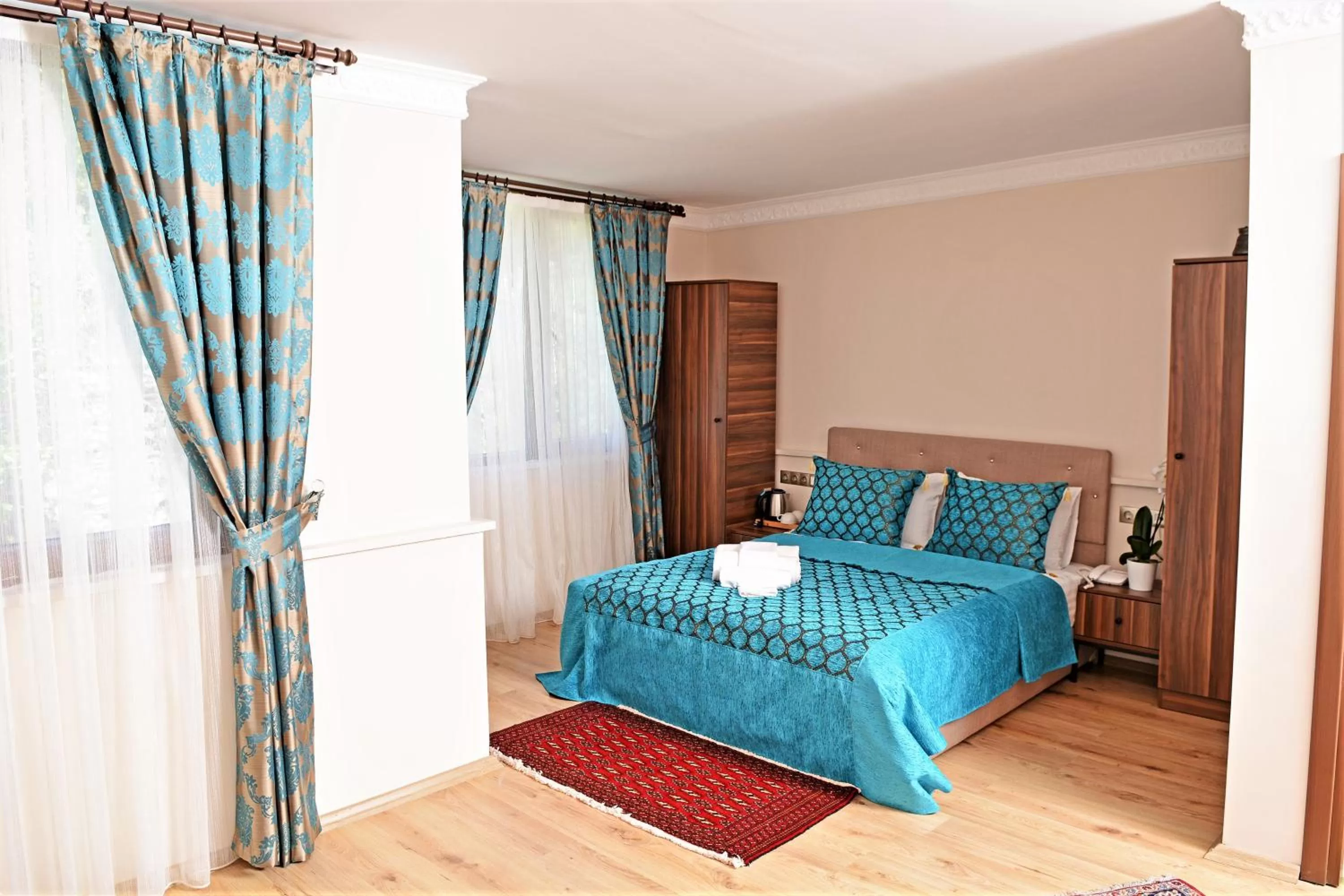 Bed in Sphendon Hotel