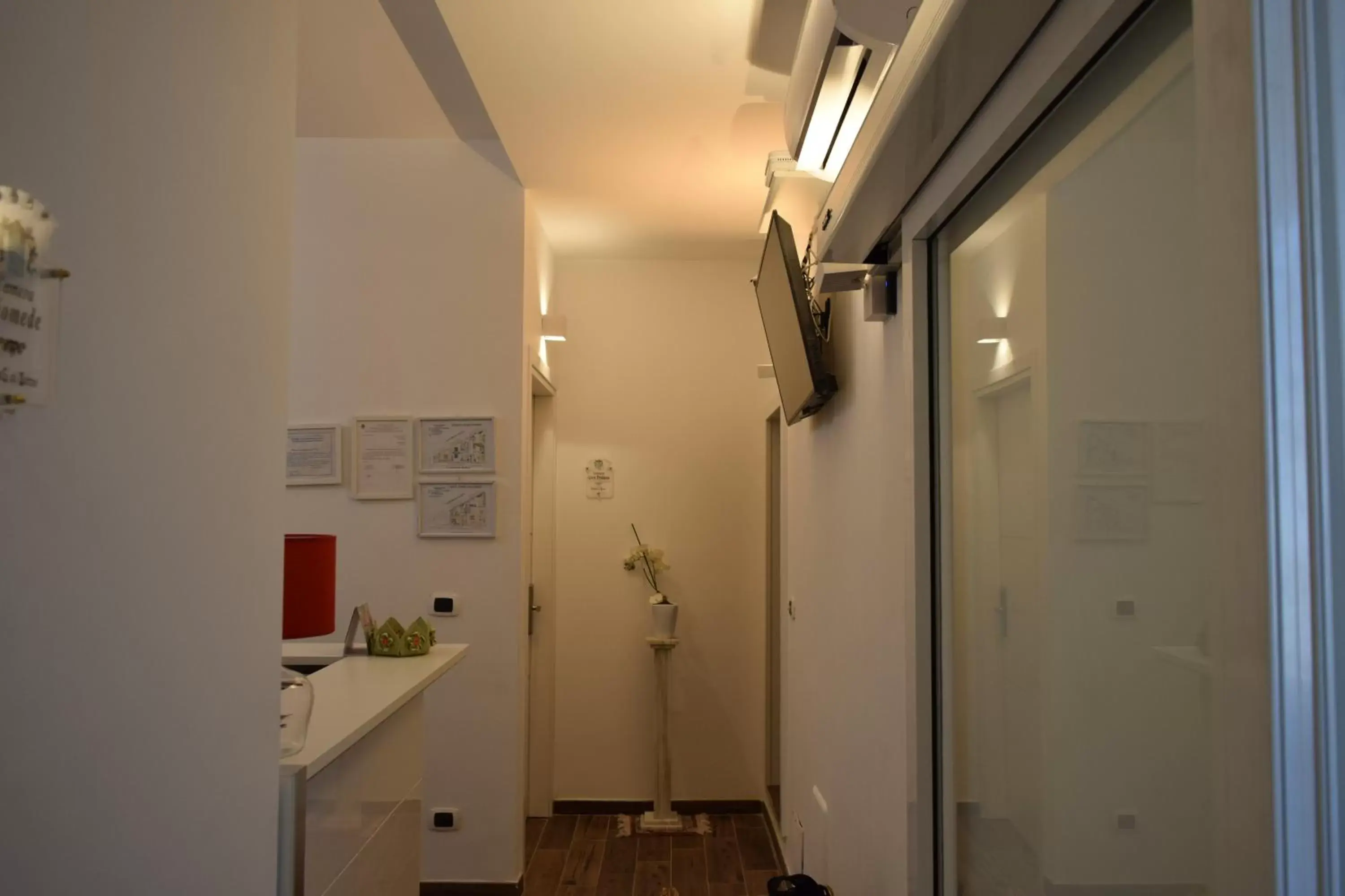 Lobby or reception, Bathroom in DomuS al Corso B&B