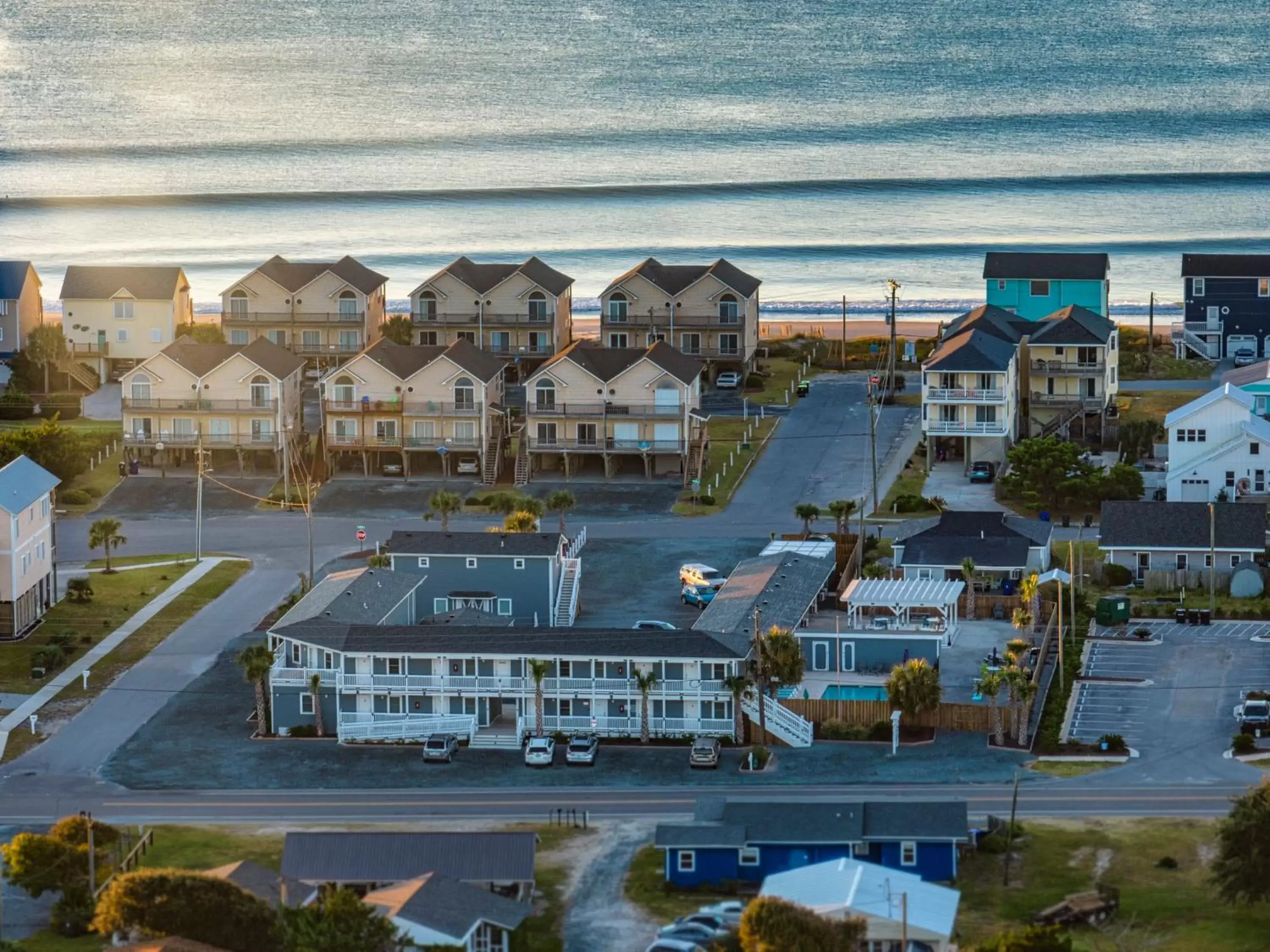 Property building in Loggerhead Inn and Suites by Carolina Retreats