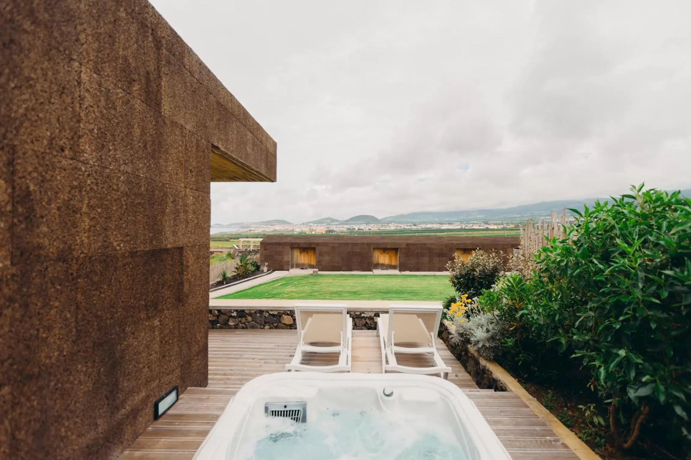 Hot Tub, Swimming Pool in Santa Barbara Eco-Beach Resort