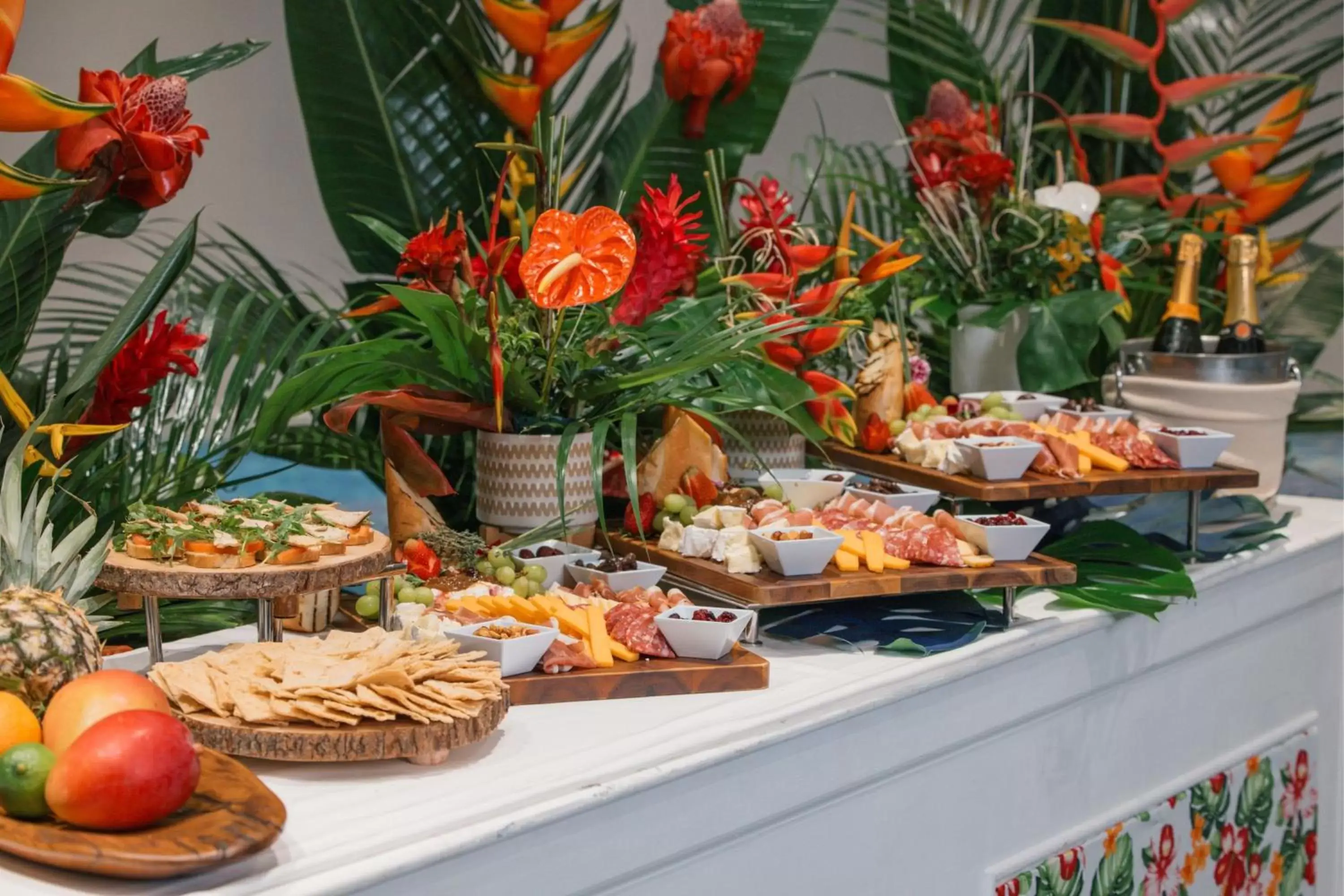 Banquet/Function facilities, Food in Waikiki Beach Marriott Resort & Spa