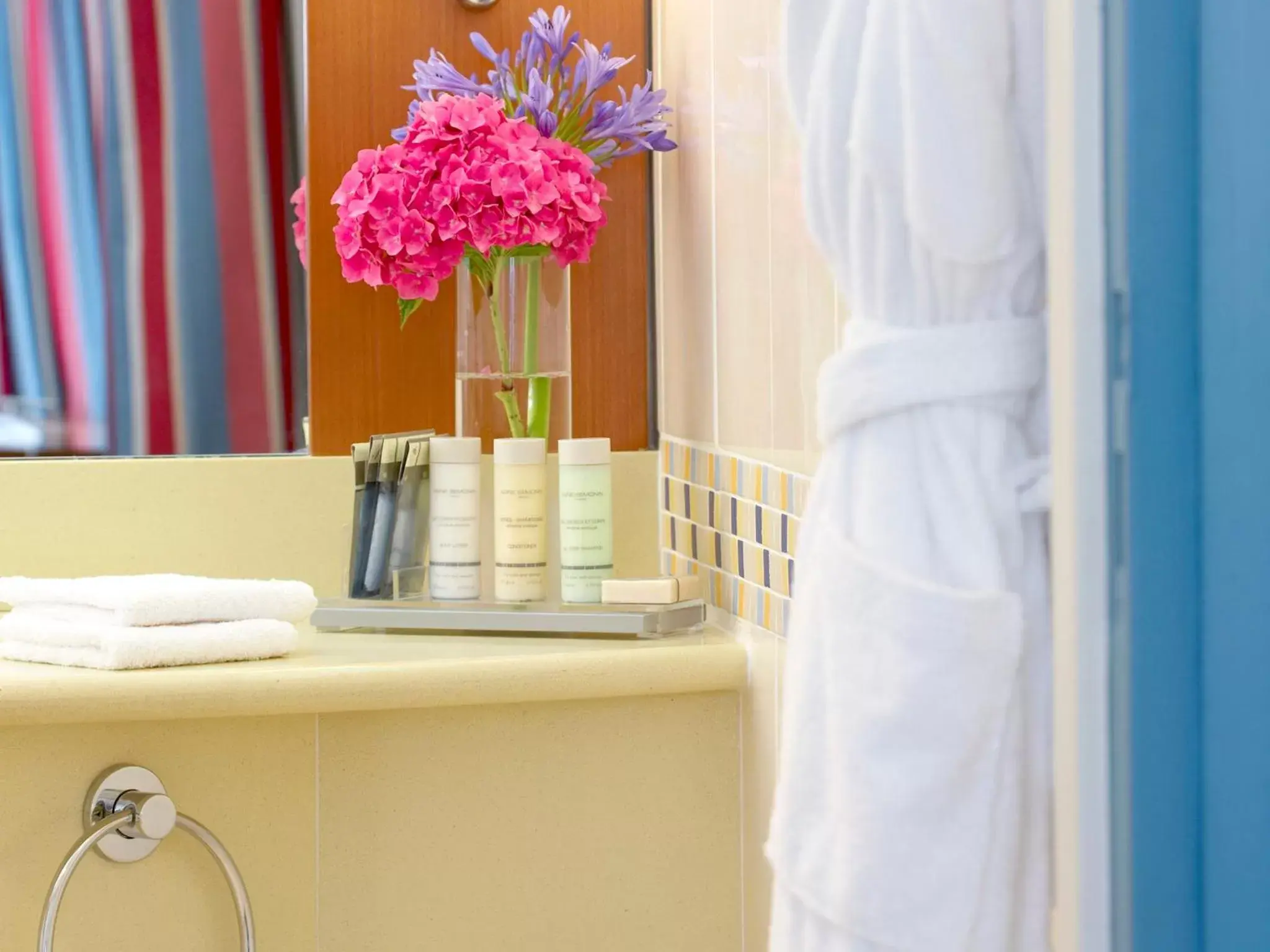 Bathroom in Radisson Blu Hotel Biarritz