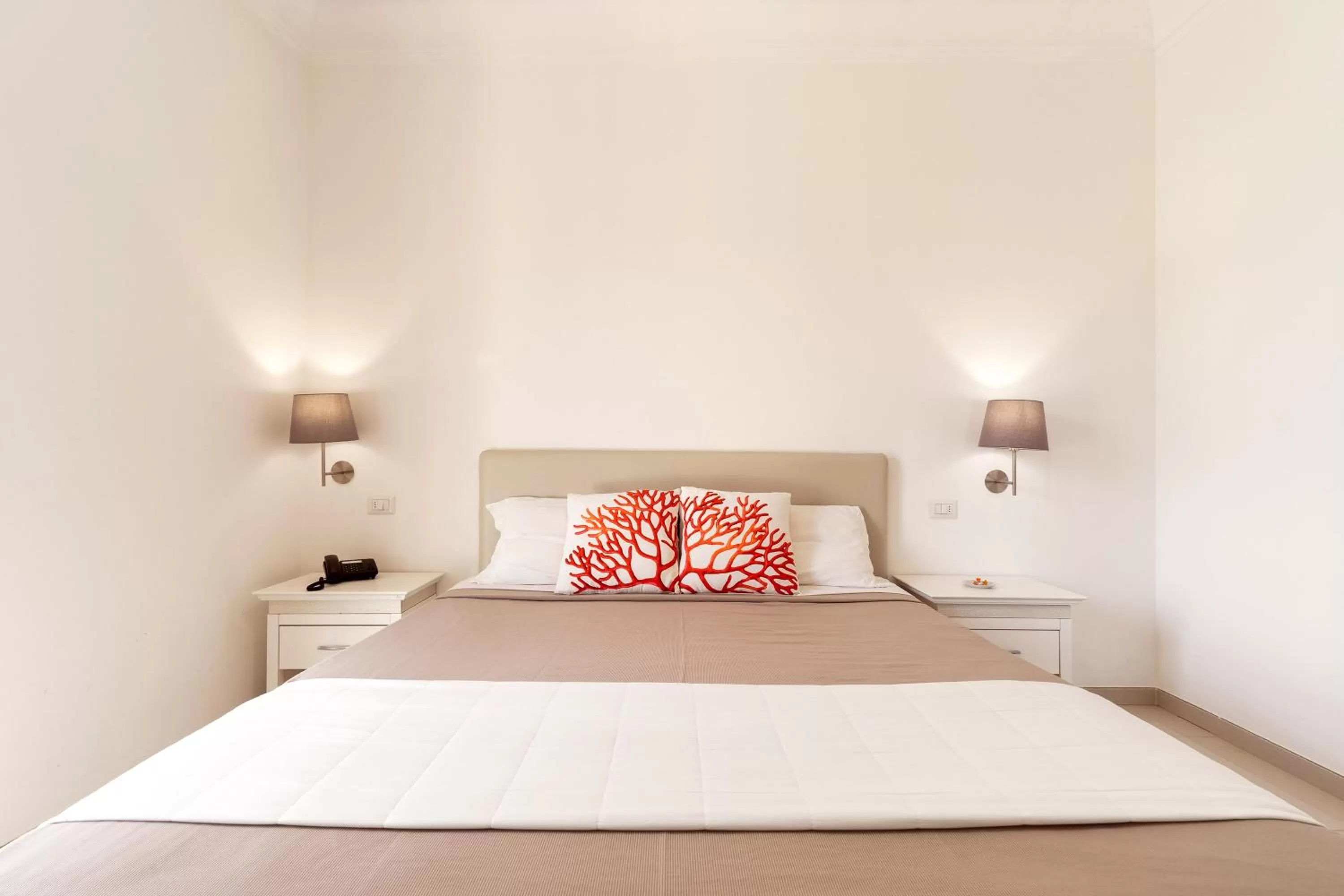 Bed in Victoria Palace Hotel & Zen Wellness