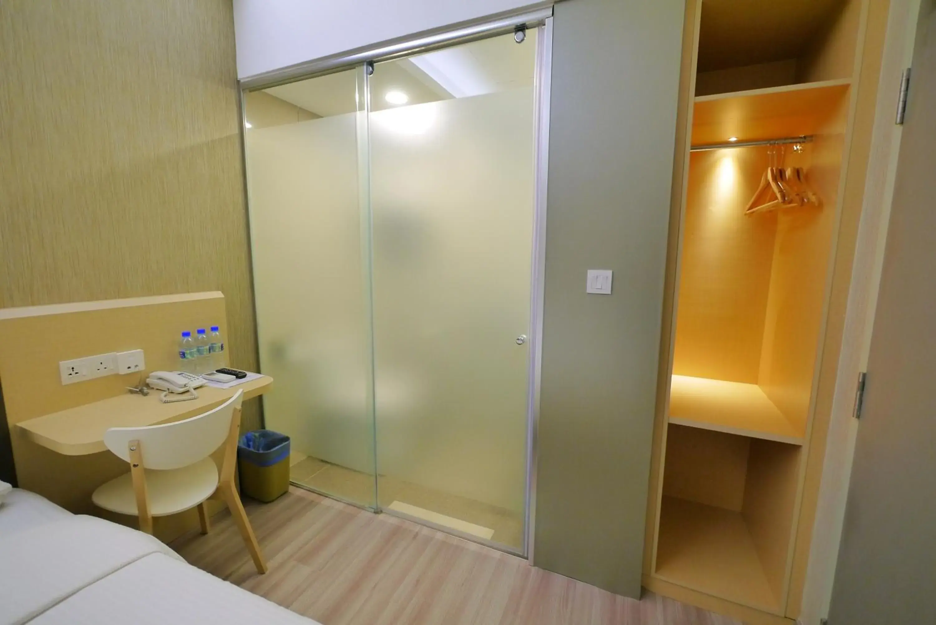 Bathroom, Coffee/Tea Facilities in 33 Boutique Hotel Bandar Sunway