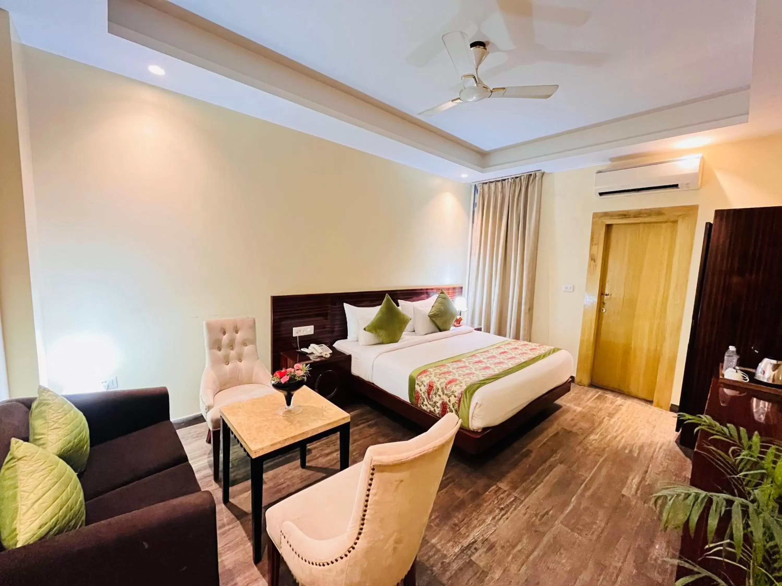 Bed in Hotel Banz - Near Delhi International Airport