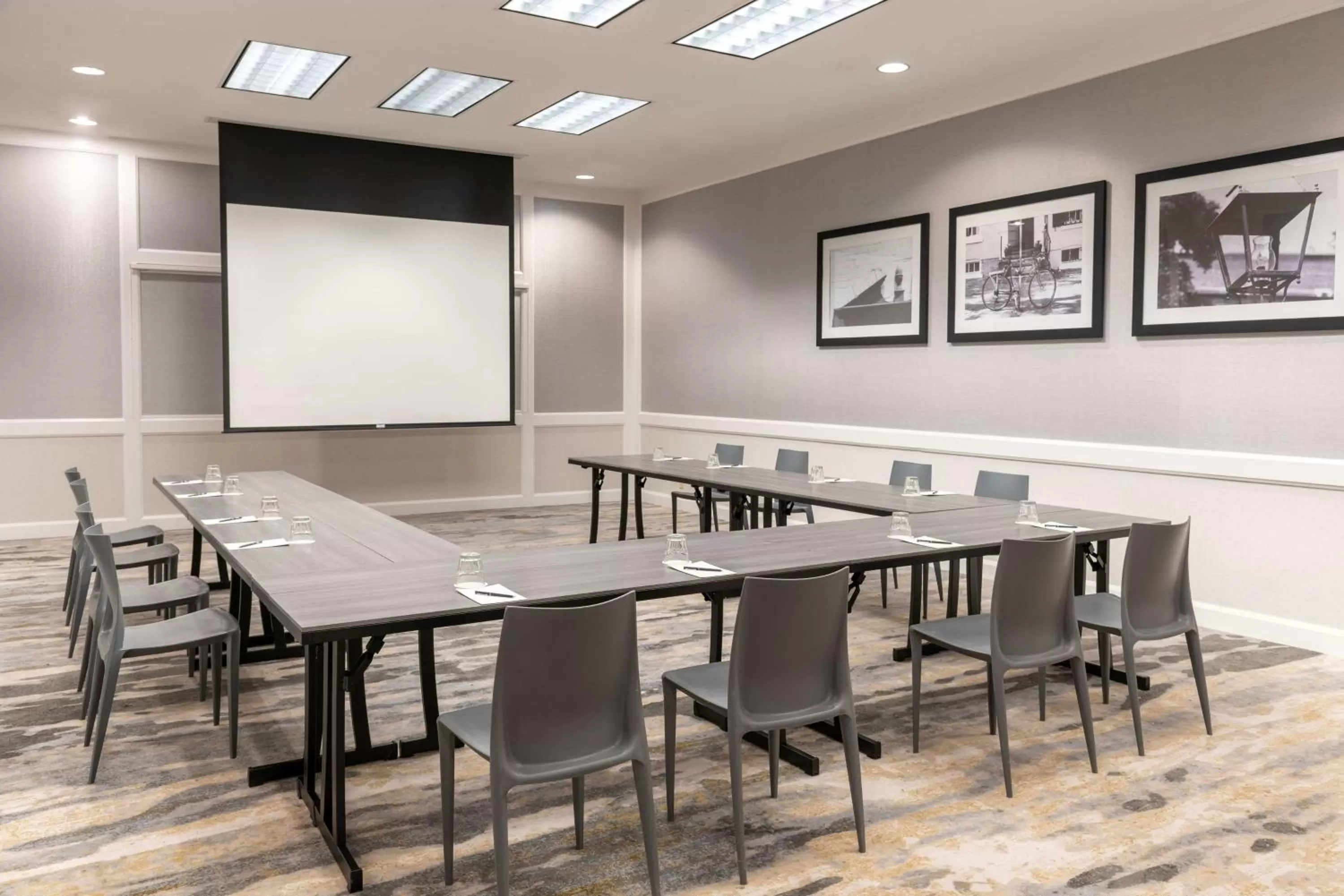 Meeting/conference room in Hilton Alexandria Mark Center