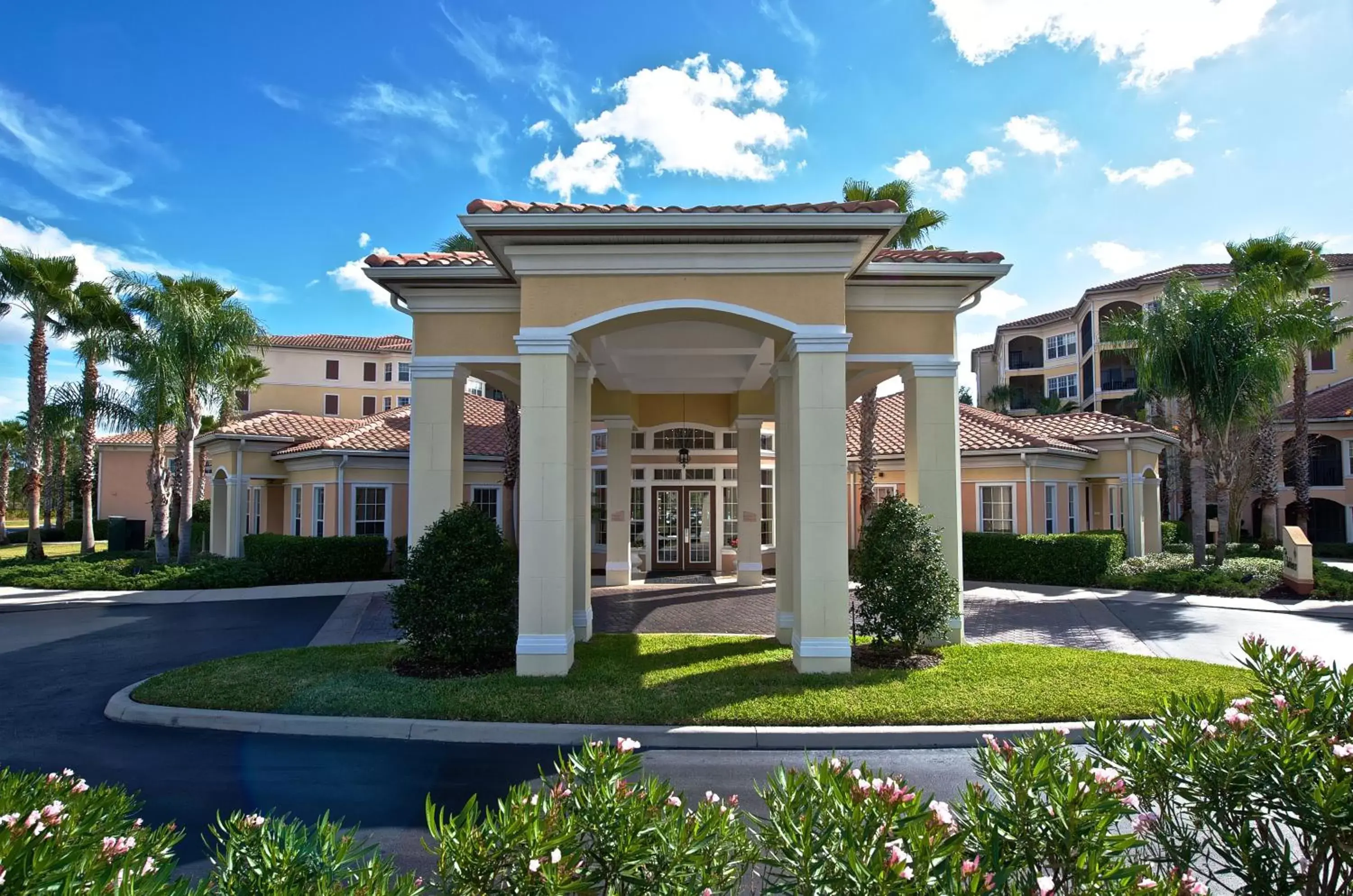 Facade/entrance, Property Building in WorldQuest Orlando Resort