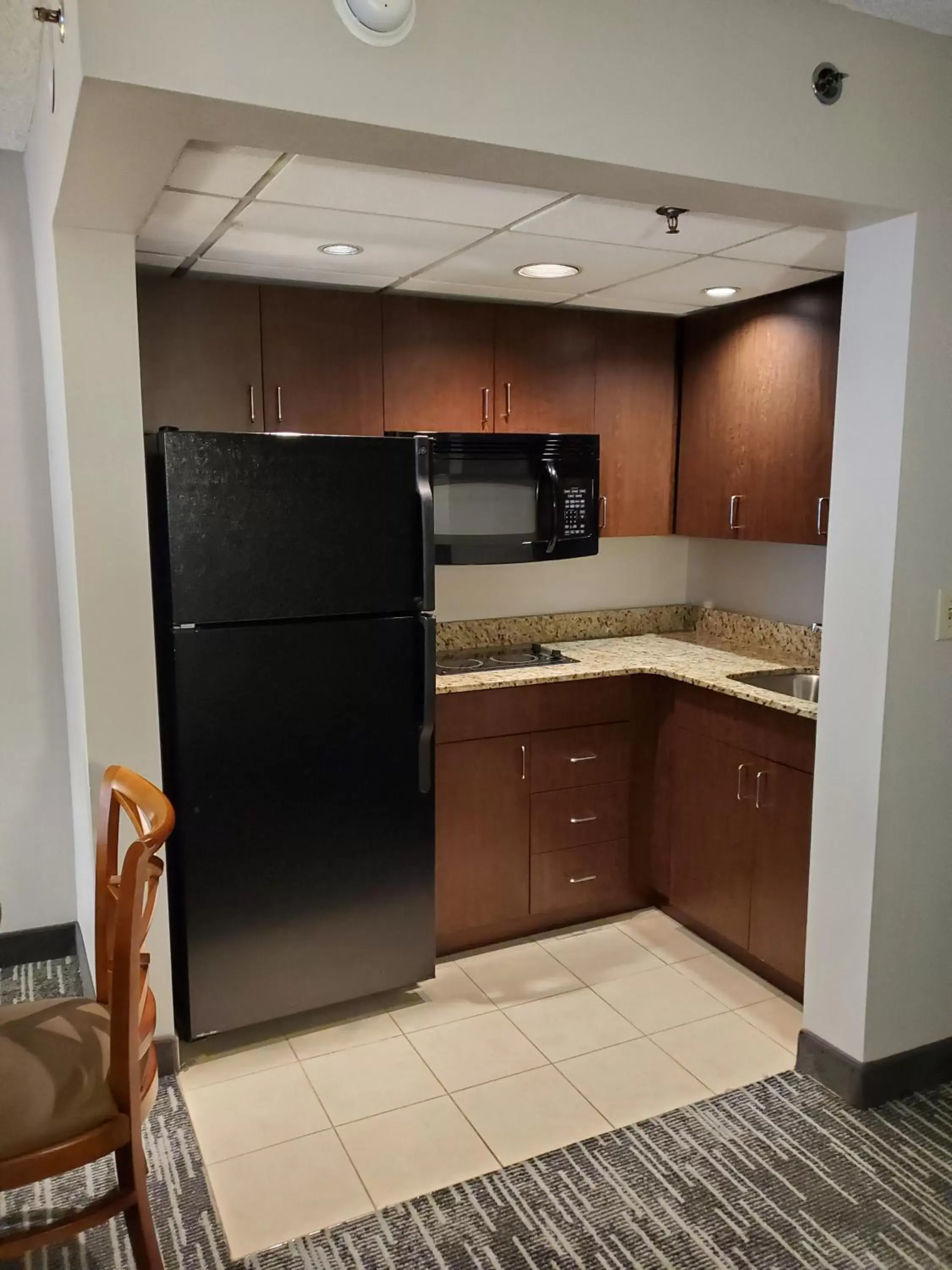 Kitchen or kitchenette, Kitchen/Kitchenette in Country Inn & Suites by Radisson, Fredericksburg South (I-95), VA