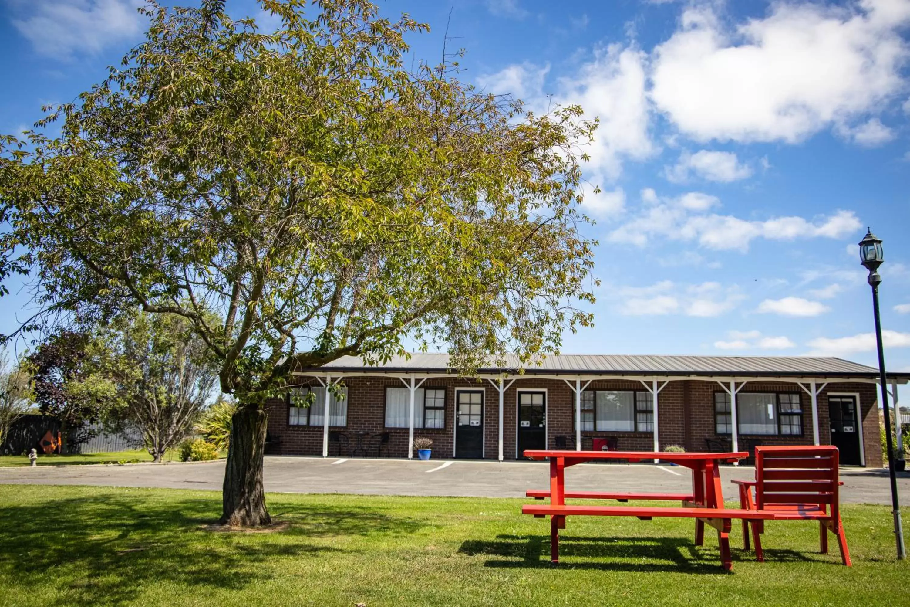 Property Building in Colonial Lodge Motel