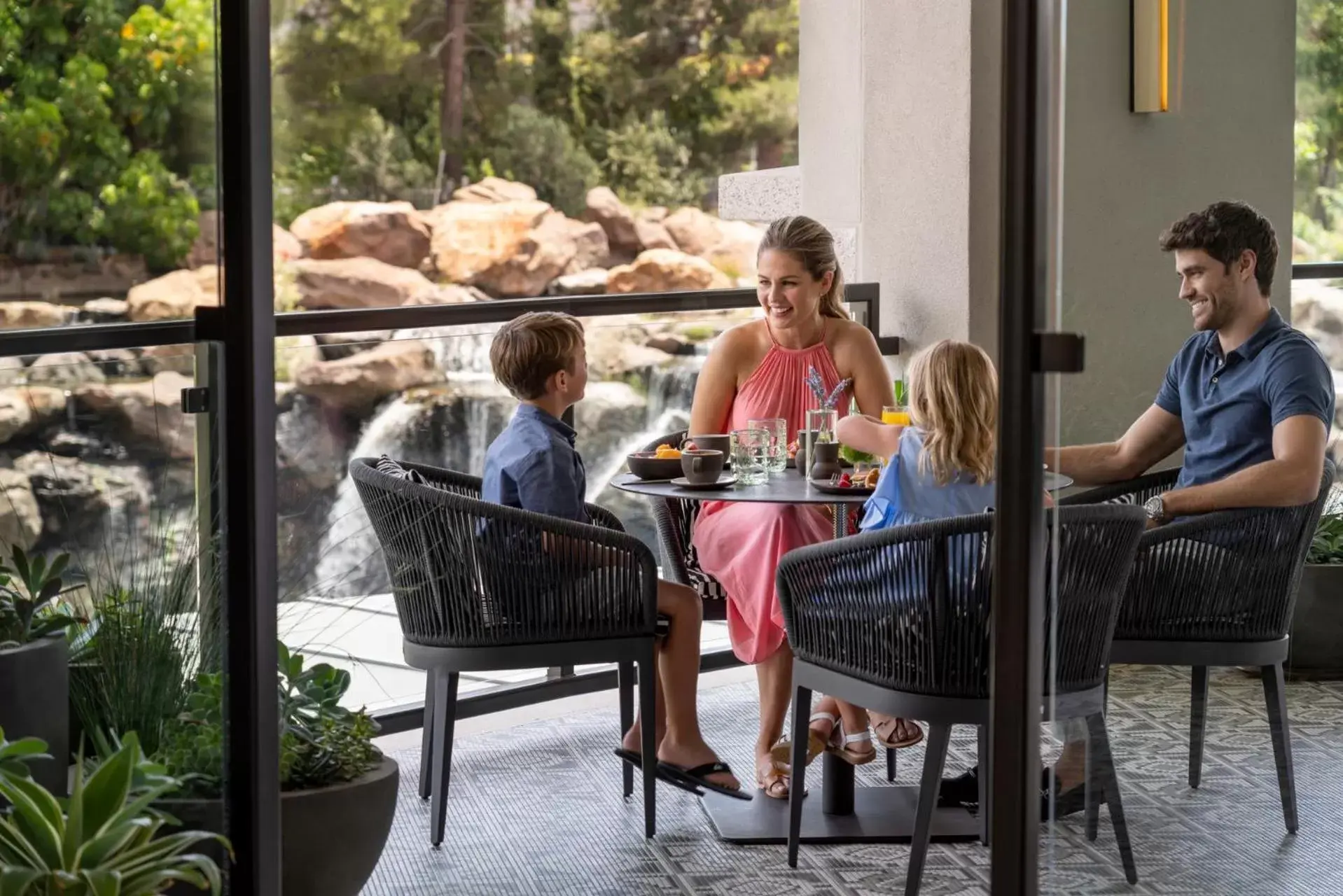 Restaurant/places to eat in Four Seasons Hotel Westlake Village