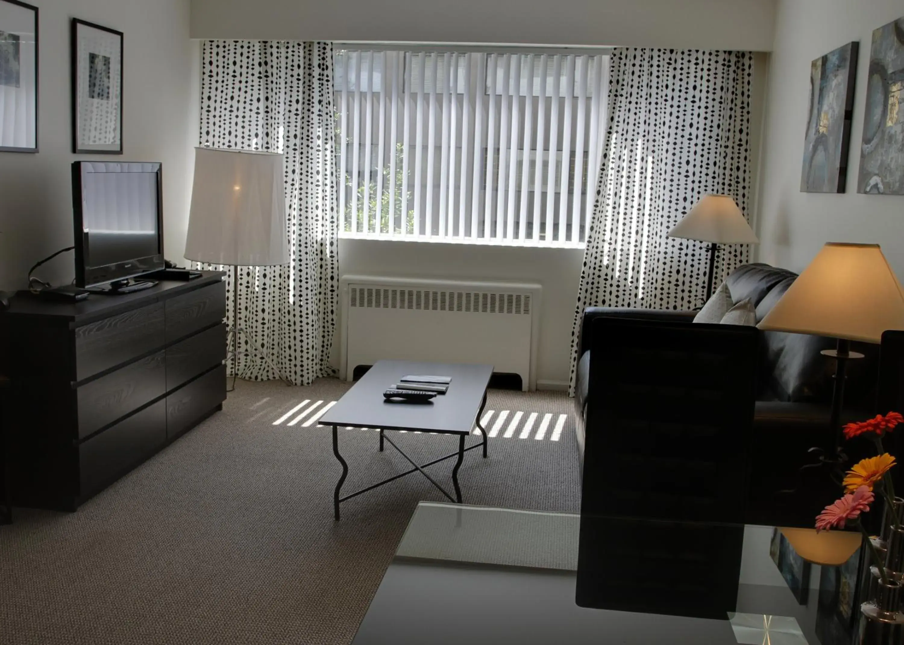 Living room, Seating Area in Rosellen Suites At Stanley Park