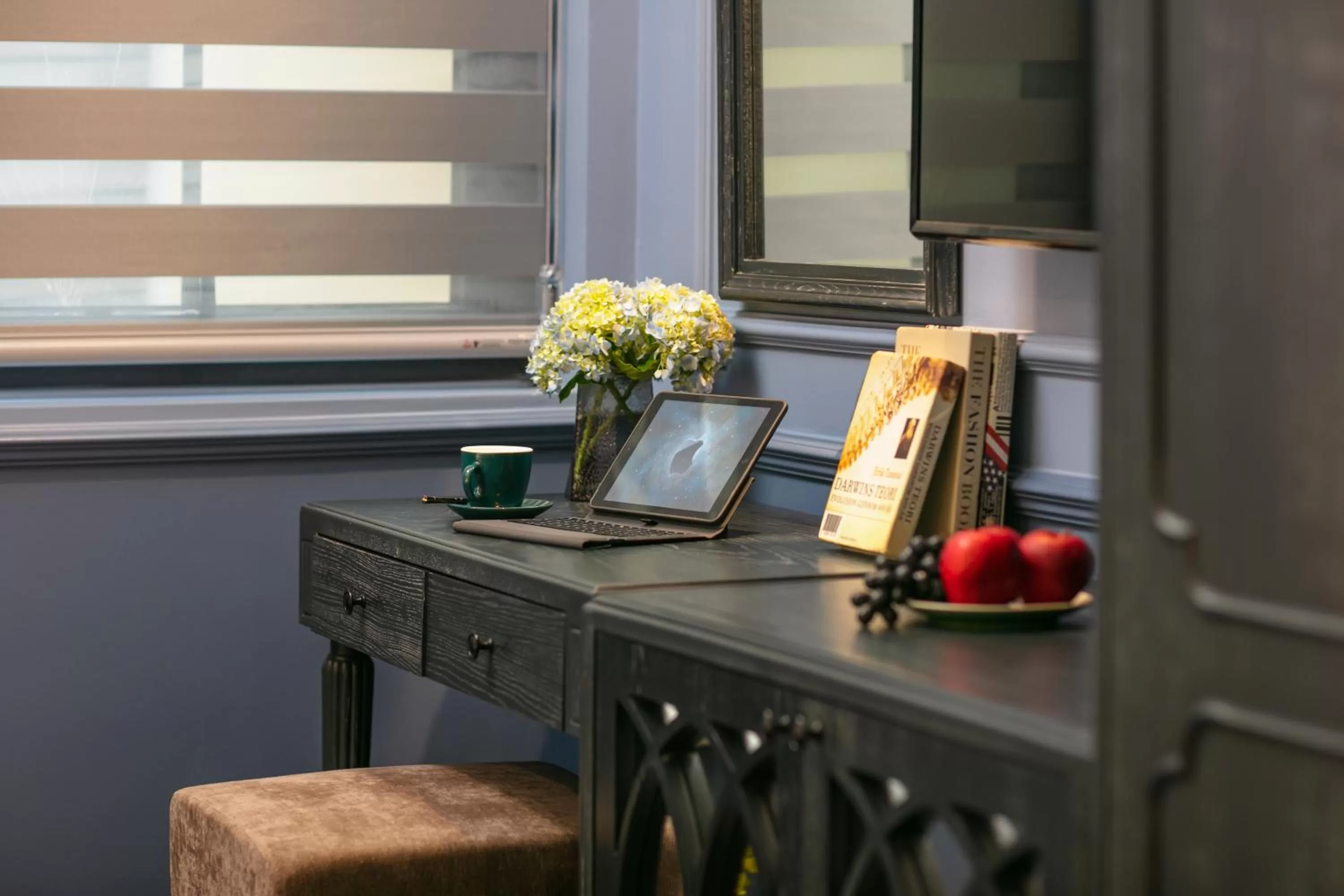 Guests in The Secret HaLong