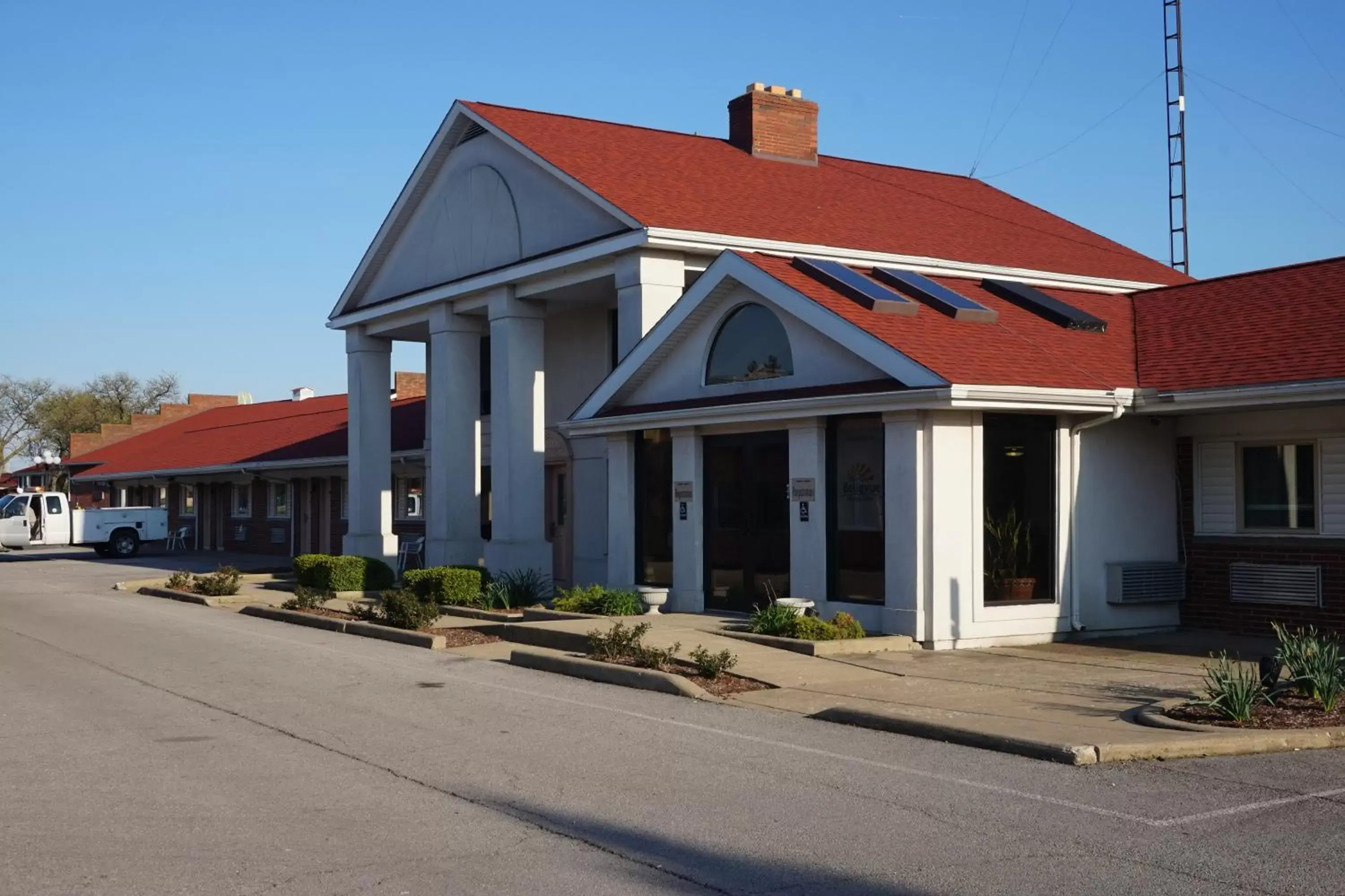 Facade/entrance, Property Building in Bellevue Hotel and Suites