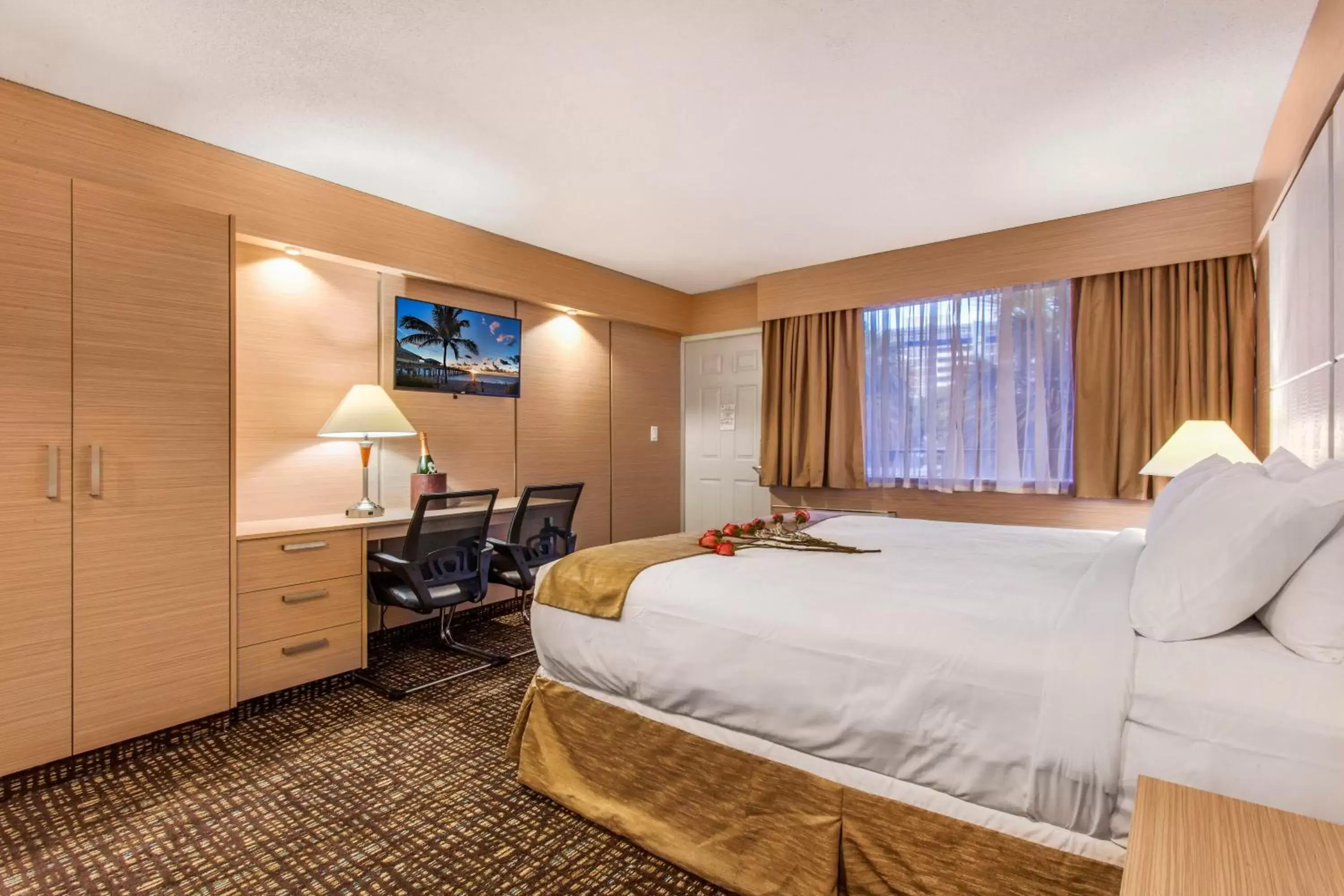 Bed in Ocean Beach Palace Bed in Ocean Beach Palace