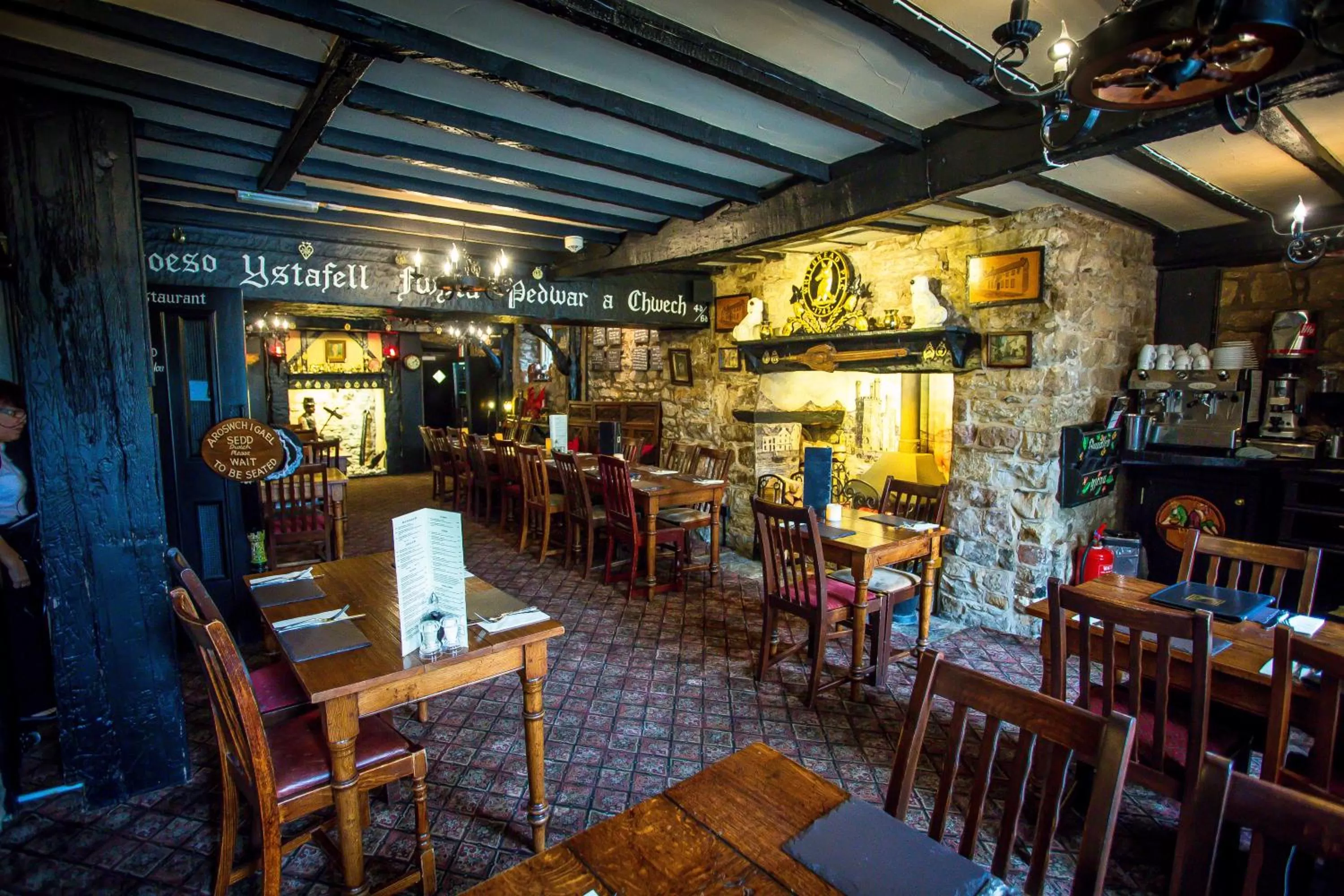 Restaurant/places to eat in The Black Boy Inn