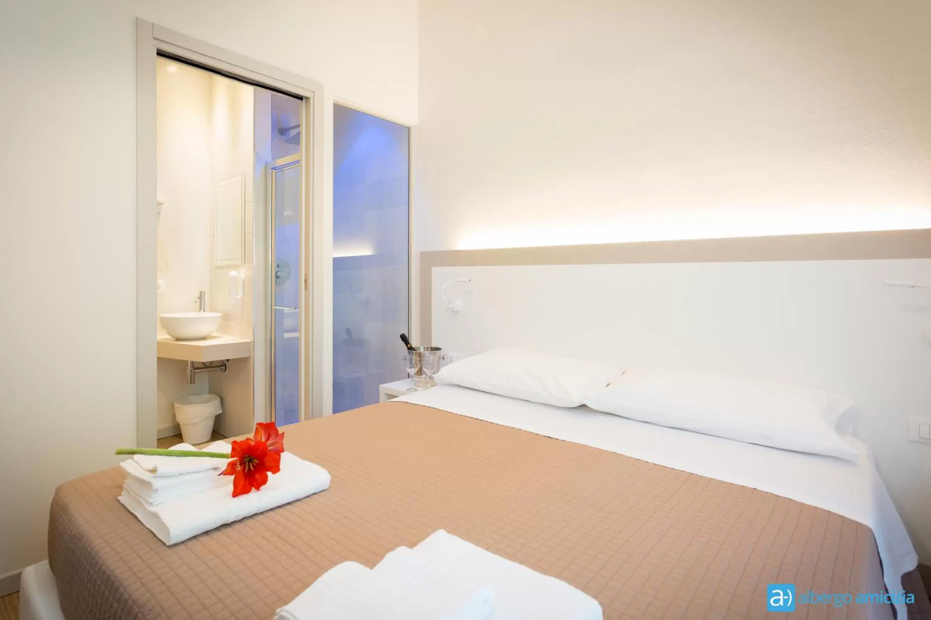 Photo of the whole room, Bed in Hotel Amicizia Photo of the whole room, Bed in Hotel Amicizia